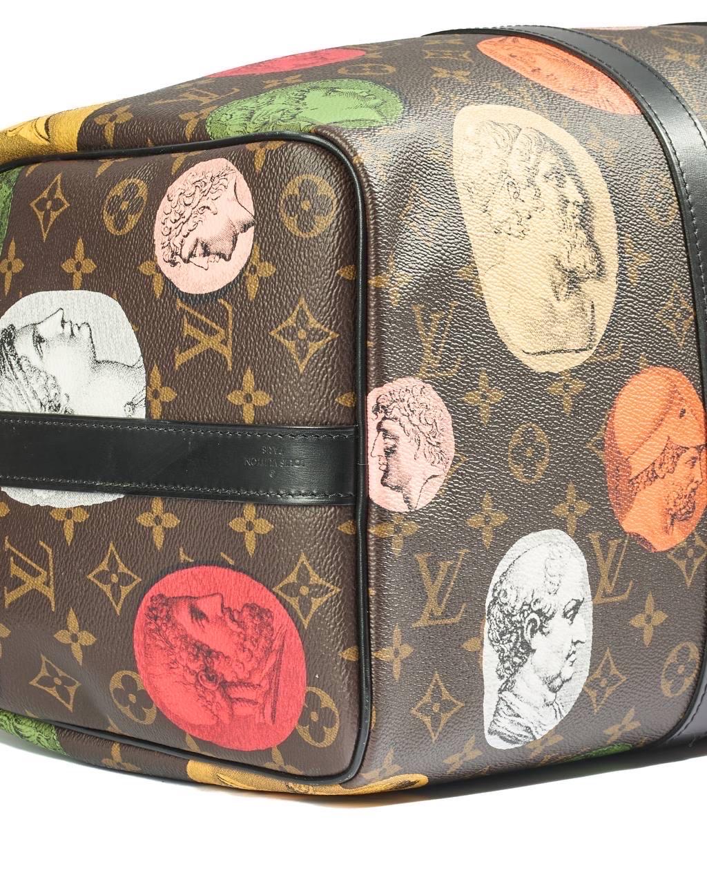 Borsone A Mano Louis Vuitton Keepall Bandoulière 45 Fornasetti L.E. For Sale 6