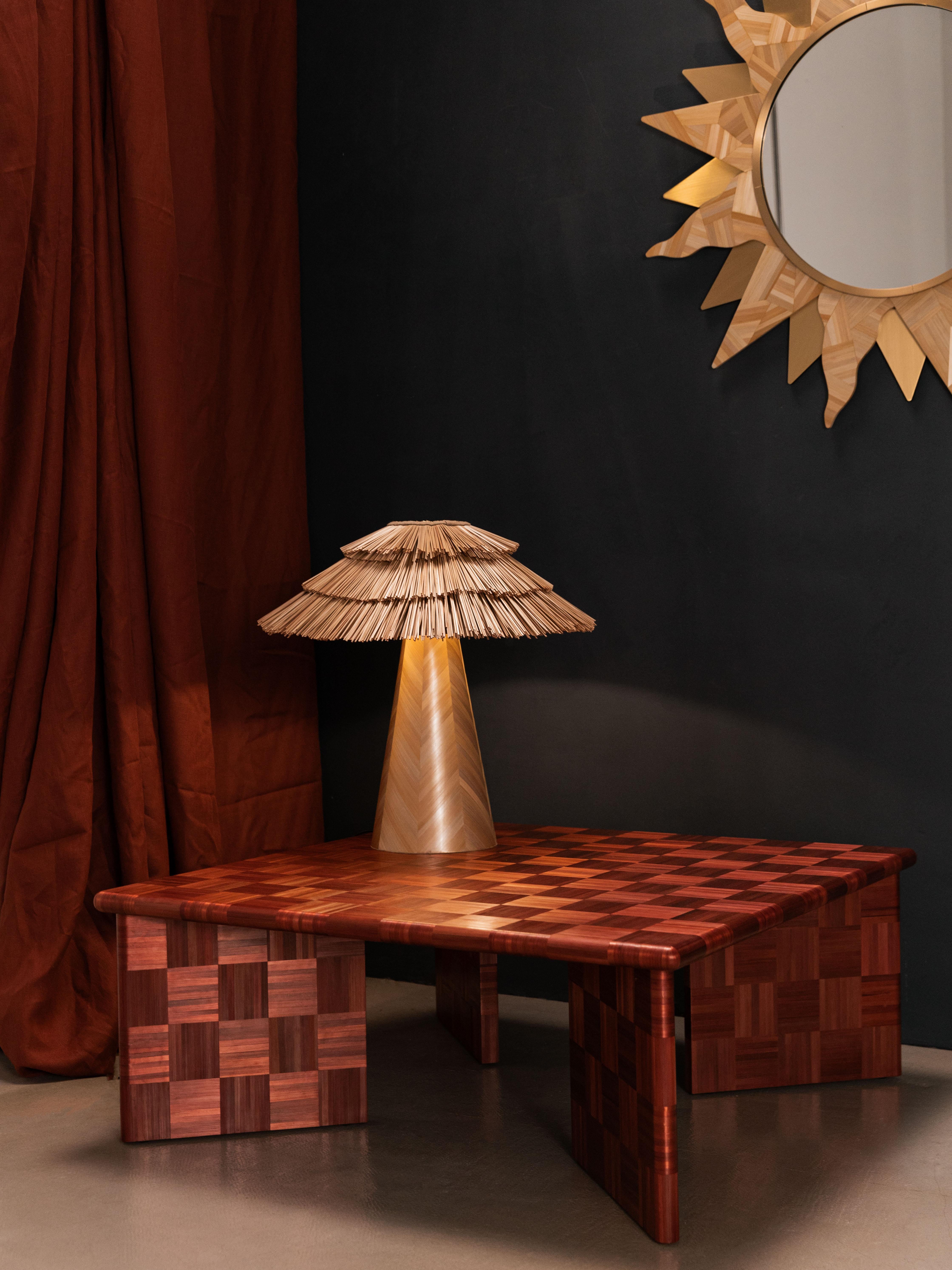 Table basse d'appoint BOS avec marqueterie de paille rouge en damier, fabriquée à la main Neuf - En vente à Warsaw, PL