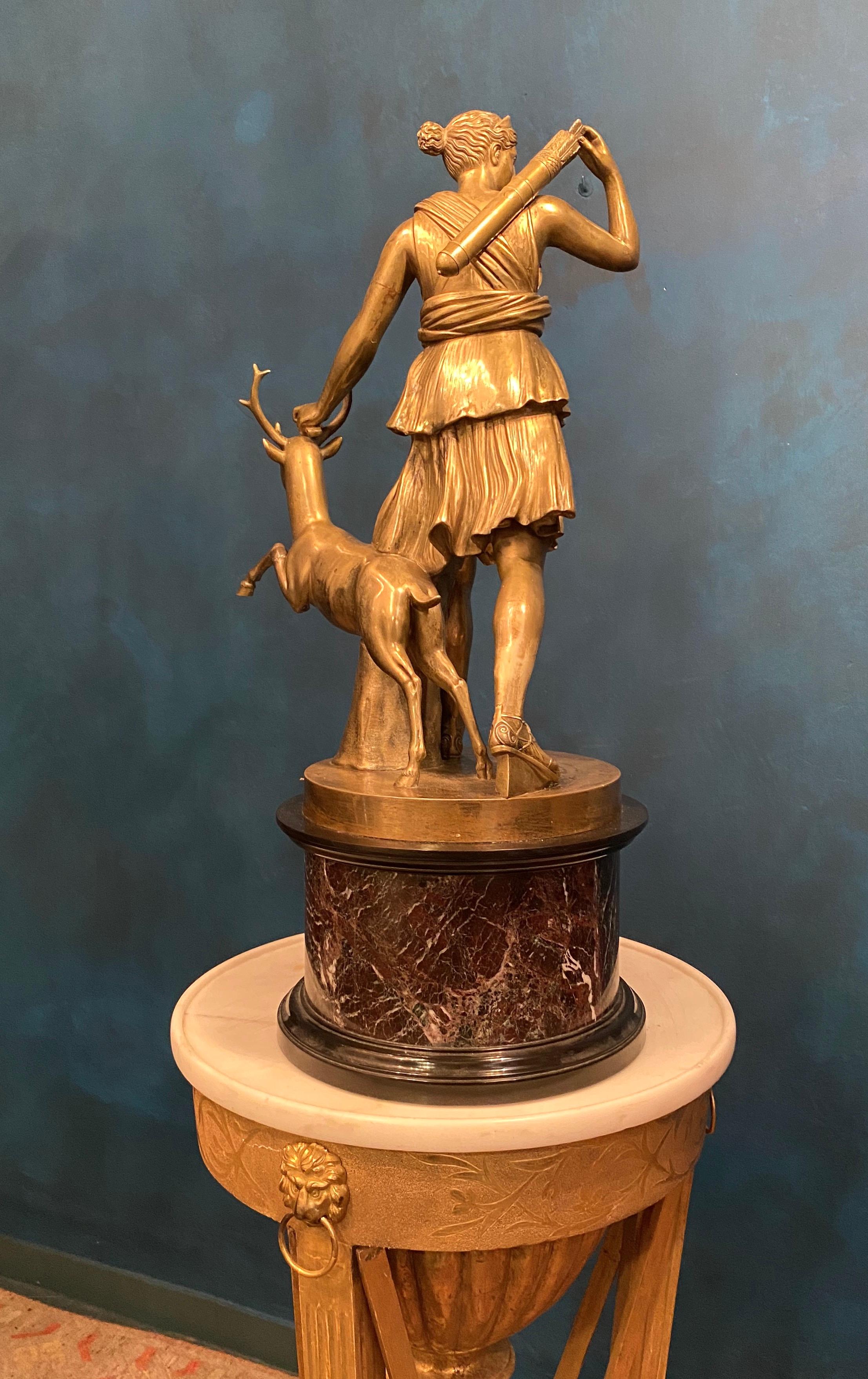 Sculpture en bronze Grand Tour de Diane déesse de la chasse signée B. Boschetti.  en vente 8