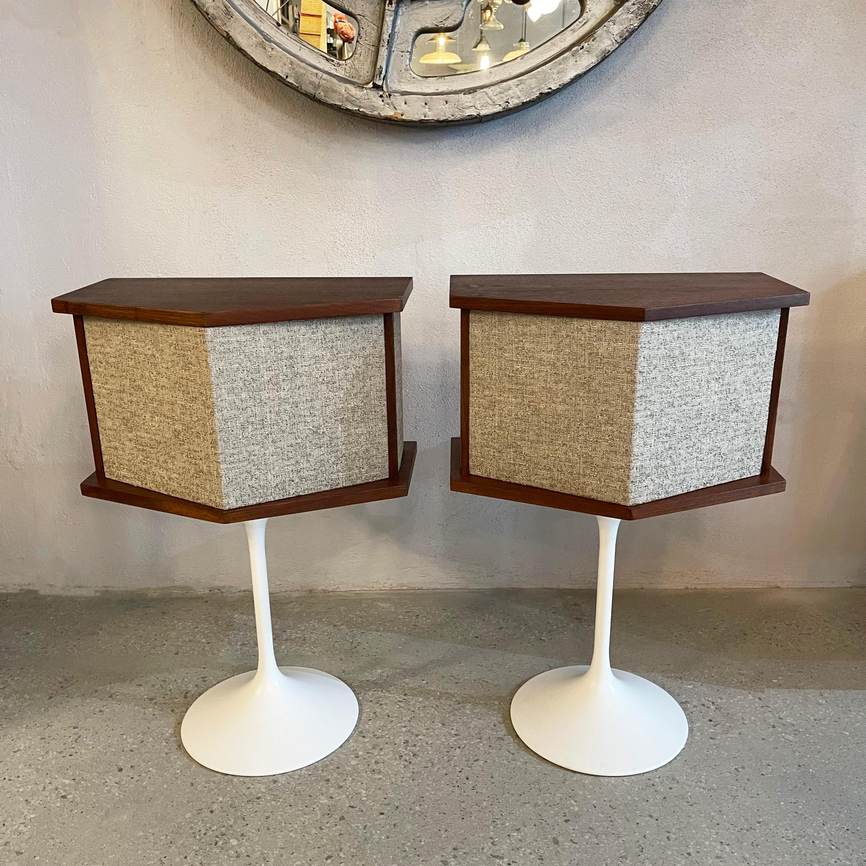 Pair of newly finished and upholstered, mid-century modern, Bose 901 series speakers on tulip base stands designed by the Finnish-American designer and architect Eero Saarinen, circa 1968. The speakers feature walnut frames with oatmeal beige tweed