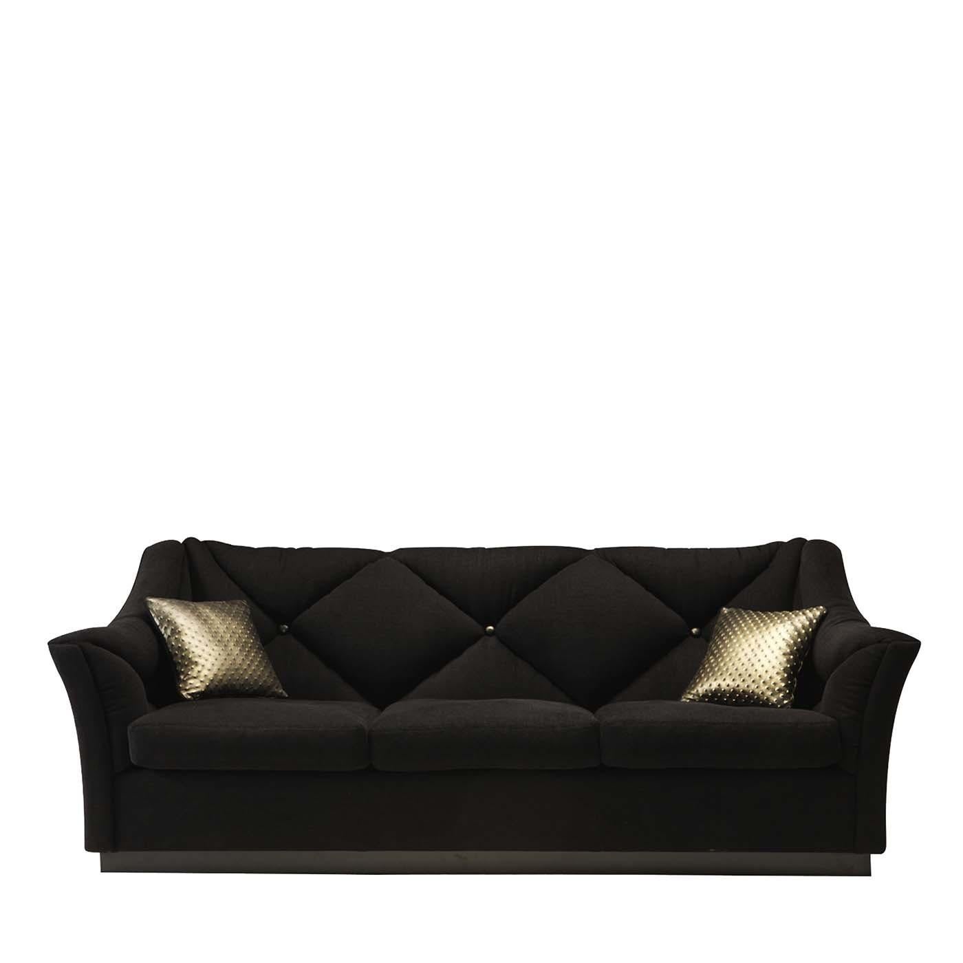 This stunning sofa is a superb furniture piece that combines exquisite craftsmanship with comfortable seating experience. Inviting to relaxing with guests or lounging with a good book, this sofa is a sophisticated choice for the modern home. It