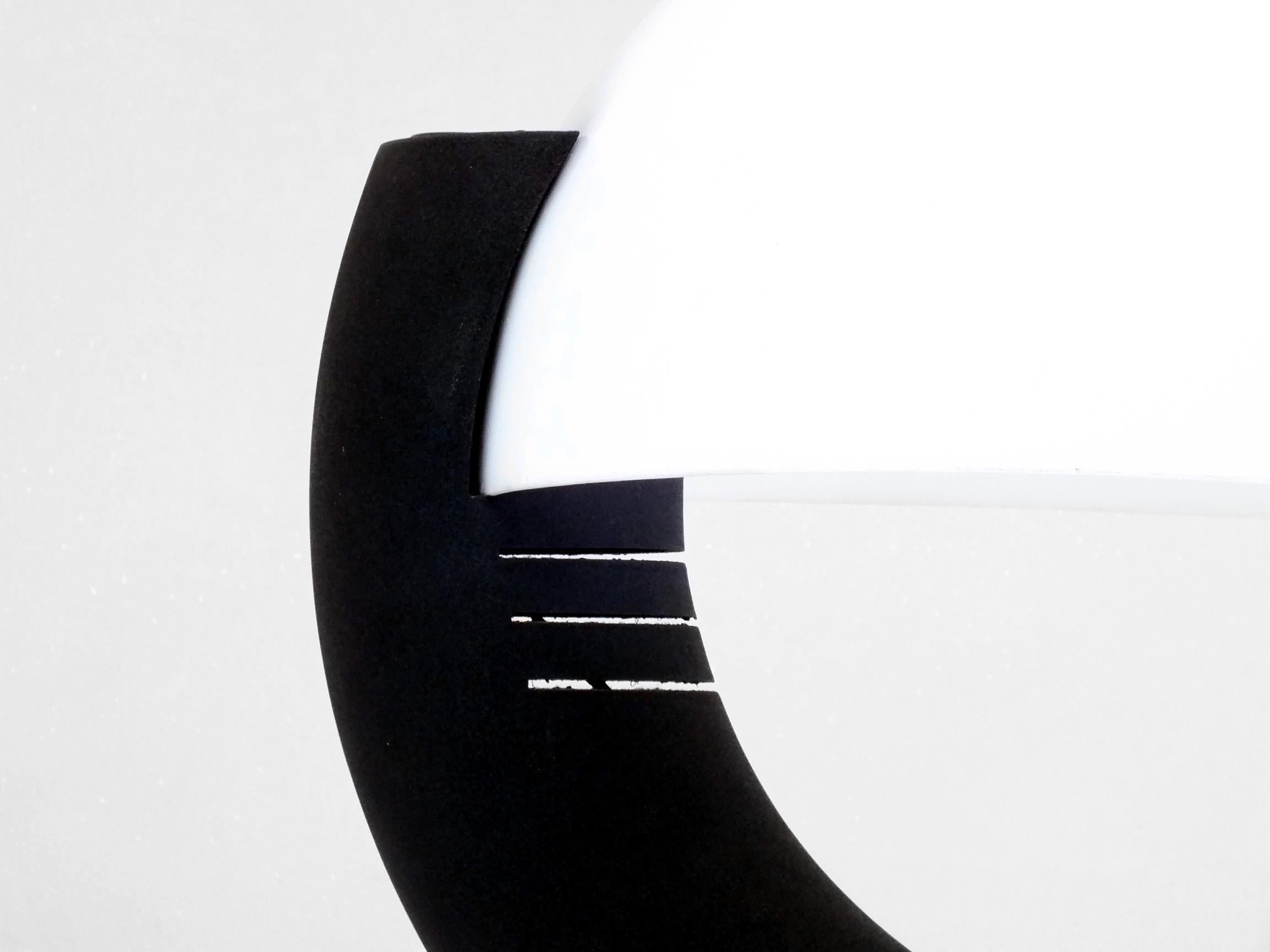 Design Bosi E. dans les années 70 par Martini F. Ili di Concordia, élégante lampe de table en vente 4