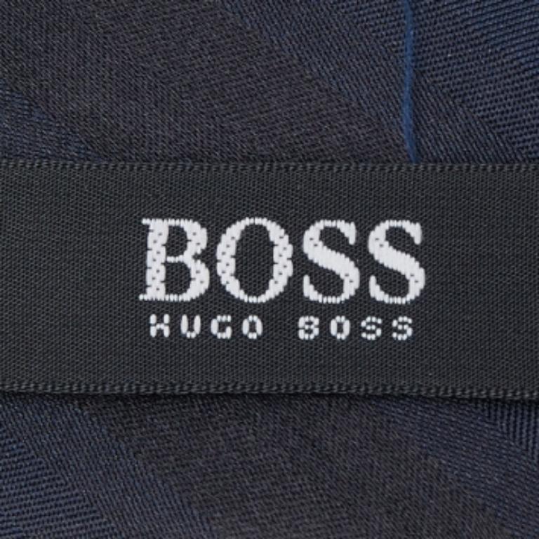 Boss By Hugo Boss Black & Blue Striped Silk Tie In Excellent Condition For Sale In Dubai, Al Qouz 2