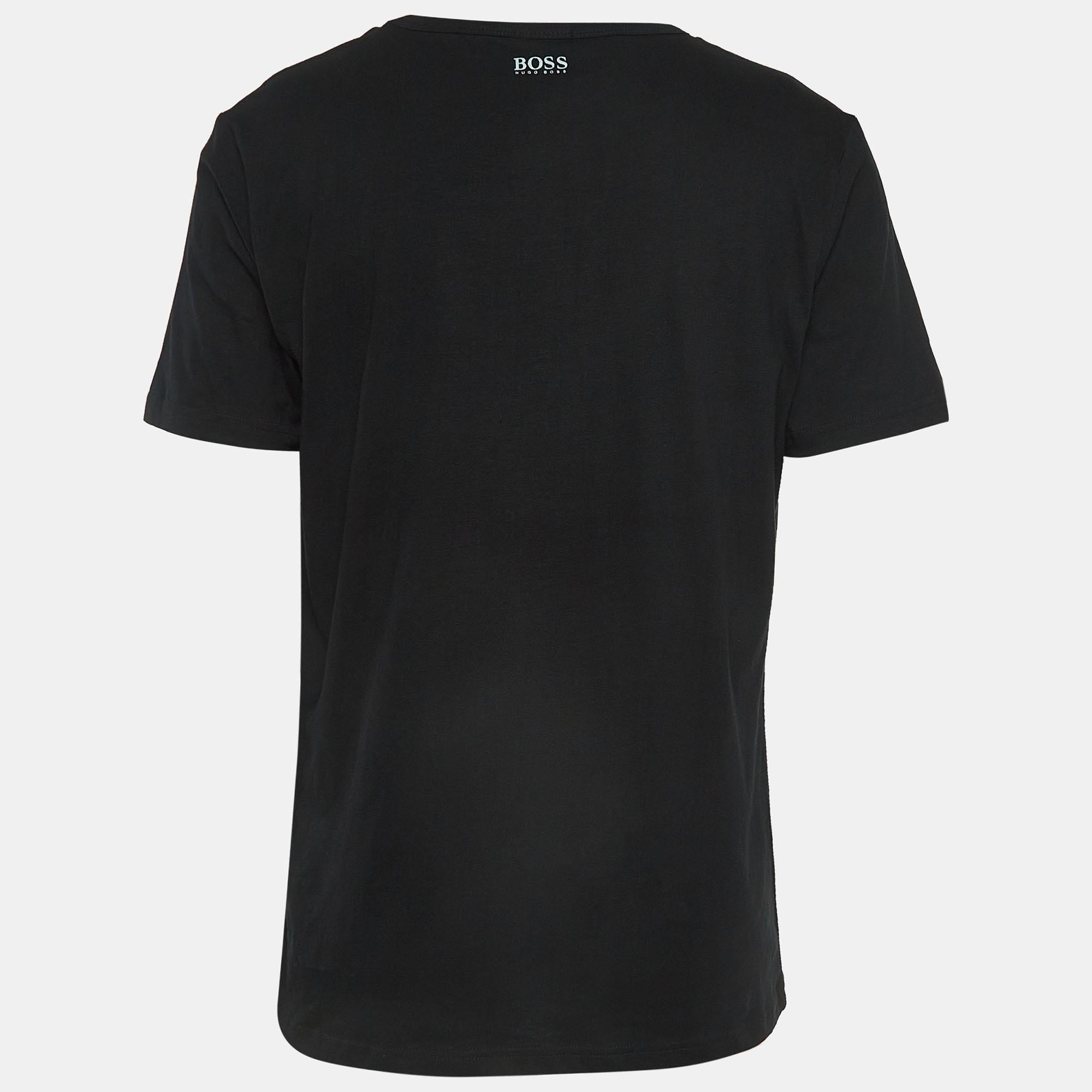 Elevate your everyday style with this meticulously crafted T-shirt. Impeccable tailoring ensures a perfect fit, while the breathable fabric offers unparalleled ease. The creation fuses fashion and comfort seamlessly.

Includes
Brand Tag