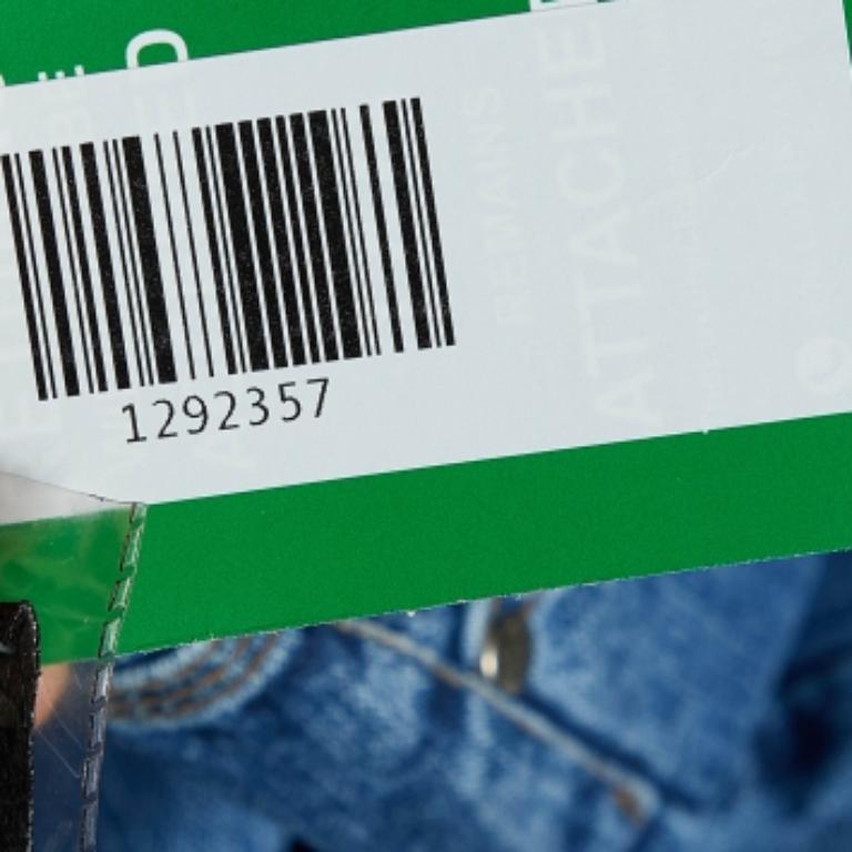 Une bonne paire de jeans complète toujours la garde-robe. Cette paire de jeans est taillée avec une telle habileté et un tel style qu'elle deviendra votre préférée en un rien de temps. Il vous offrira une tenue confortable et élégante.