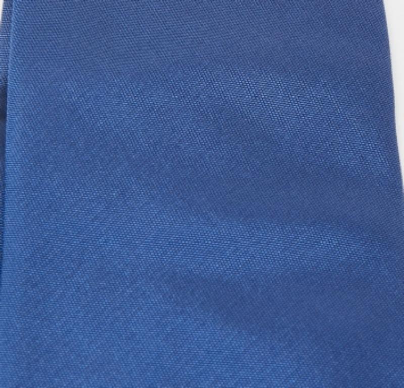 Boss by Hugo Boss Klassische Krawatte aus blauer Seide im Zustand „Gut“ im Angebot in Dubai, Al Qouz 2