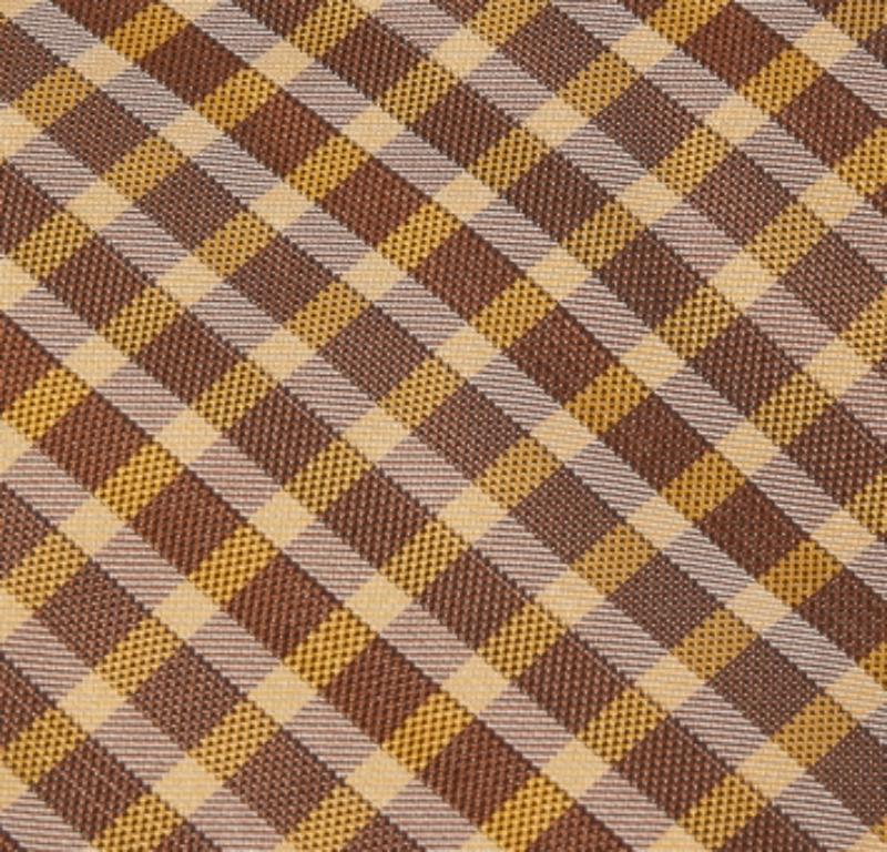 Scegli questa cravatta Boss By Hugo Boss per dare un tocco di lusso al tuo look formale. È tagliato in seta e decorato con motivi su tutta la superficie. È rifinito con l'etichetta del marchio sul retro.