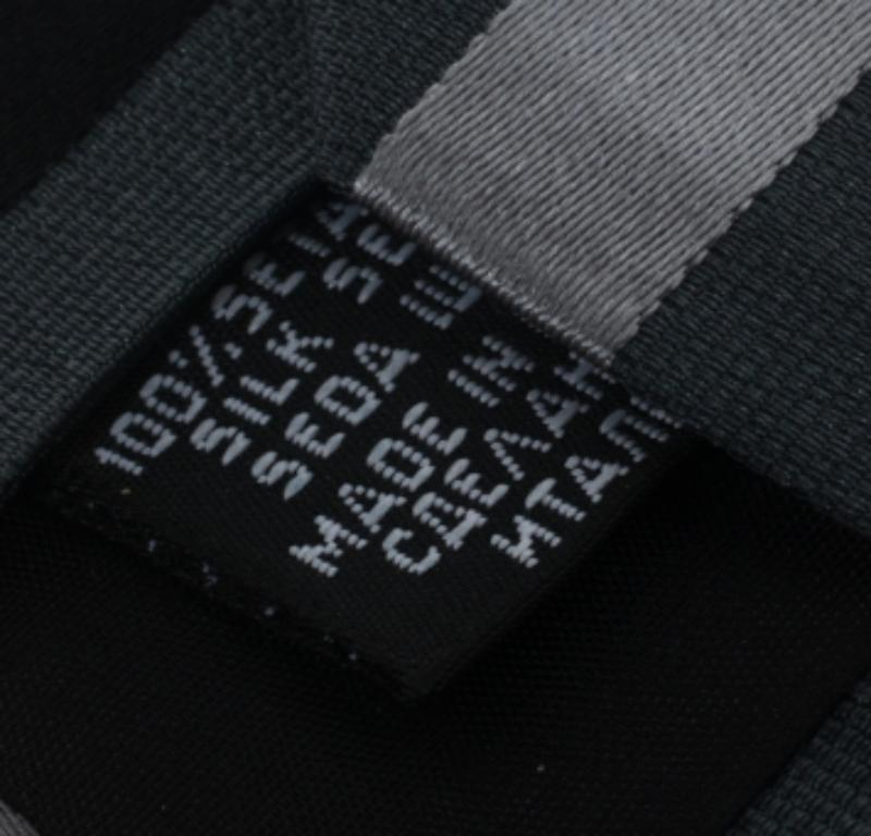 Boss By Hugo Boss Dark Grey Diagonal Striped Silk Tie In Good Condition For Sale In Dubai, Al Qouz 2