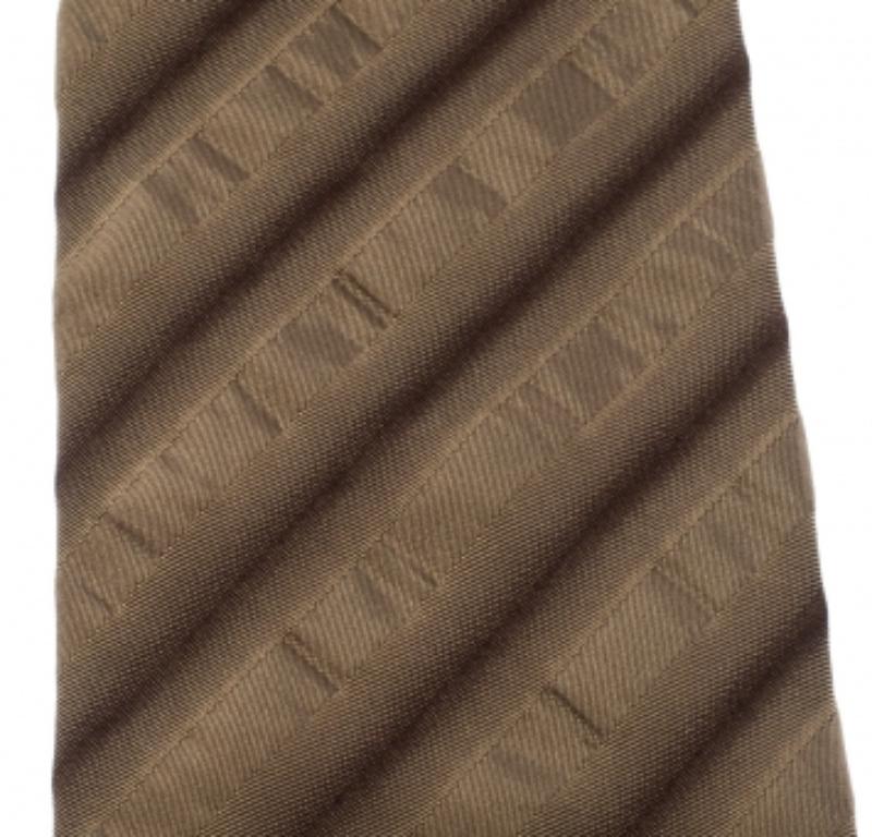 Boss by Hugo Boss Gold Monochrome Diagonal Striped Silk Tie Marrón en venta