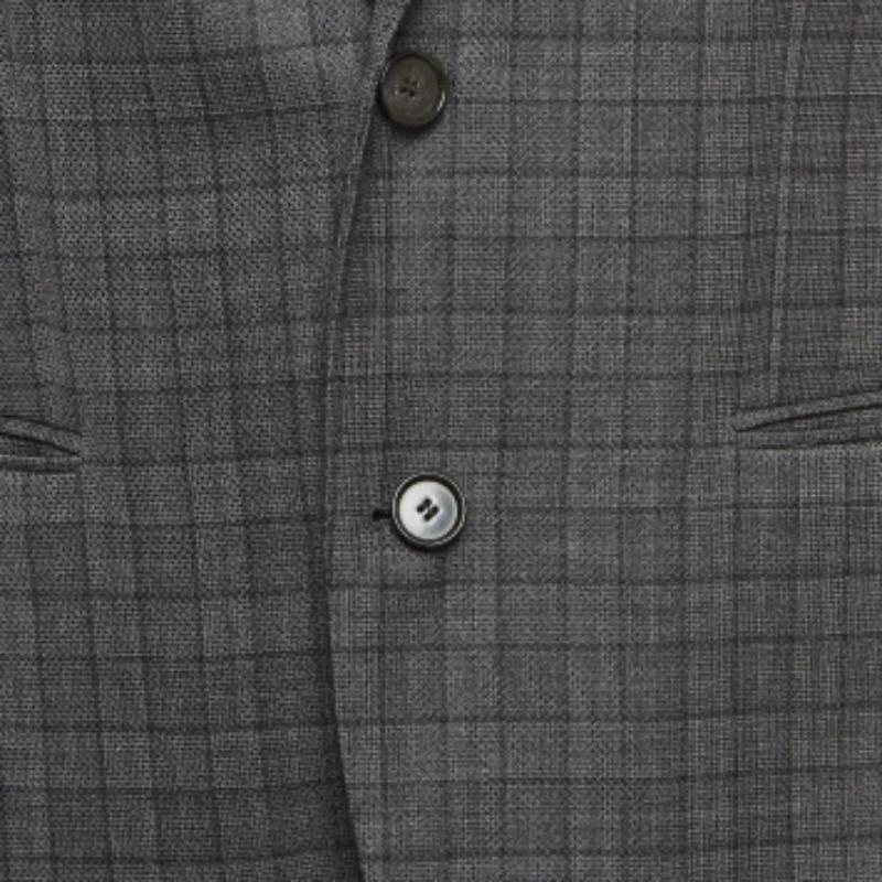 Questo blazer vi dona classe e lusso quando lo indossate. Le maniche lunghe lo mettono in risalto, garantendo così una finitura raffinata.