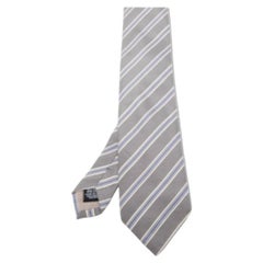 Cravatta Boss By Hugo Boss in seta a righe diagonali grigie