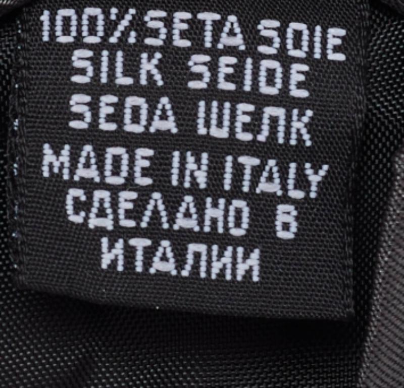 Boss By Hugo Boss Grau gestreifte Seidenkrawatte im Zustand „Relativ gut“ im Angebot in Dubai, Al Qouz 2