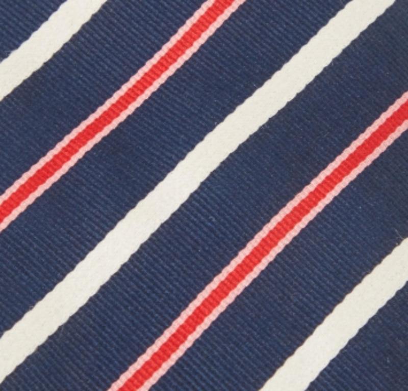 Boss By Hugo Boss Marineblaue diagonal gestreifte Seidenkrawatte (Grau) im Angebot