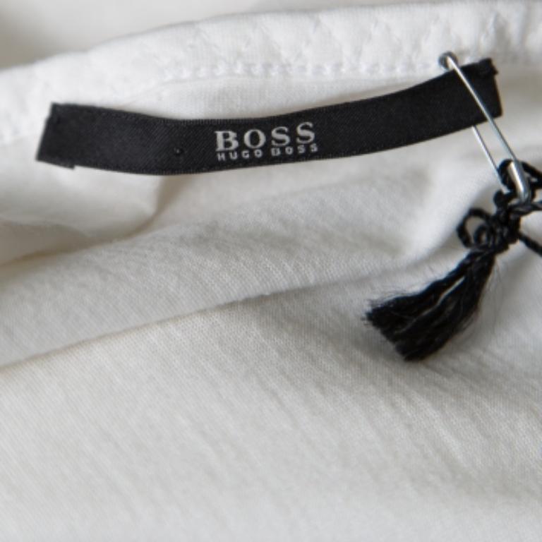 Boss by Hugo Boss Canotta impreziosita da Swarovski in Whiting L.L.A. In condizioni buone in vendita a Dubai, Al Qouz 2