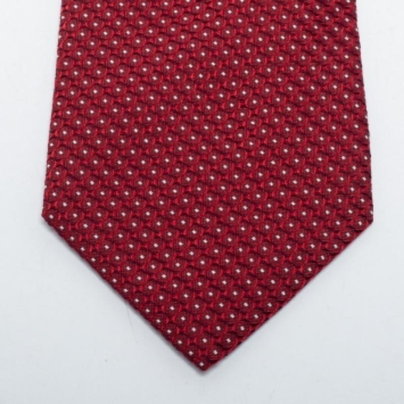 Cravatta Boss By Hugo Boss in seta jacquard a motivi geometrici rossi In condizioni buone in vendita a Dubai, Al Qouz 2
