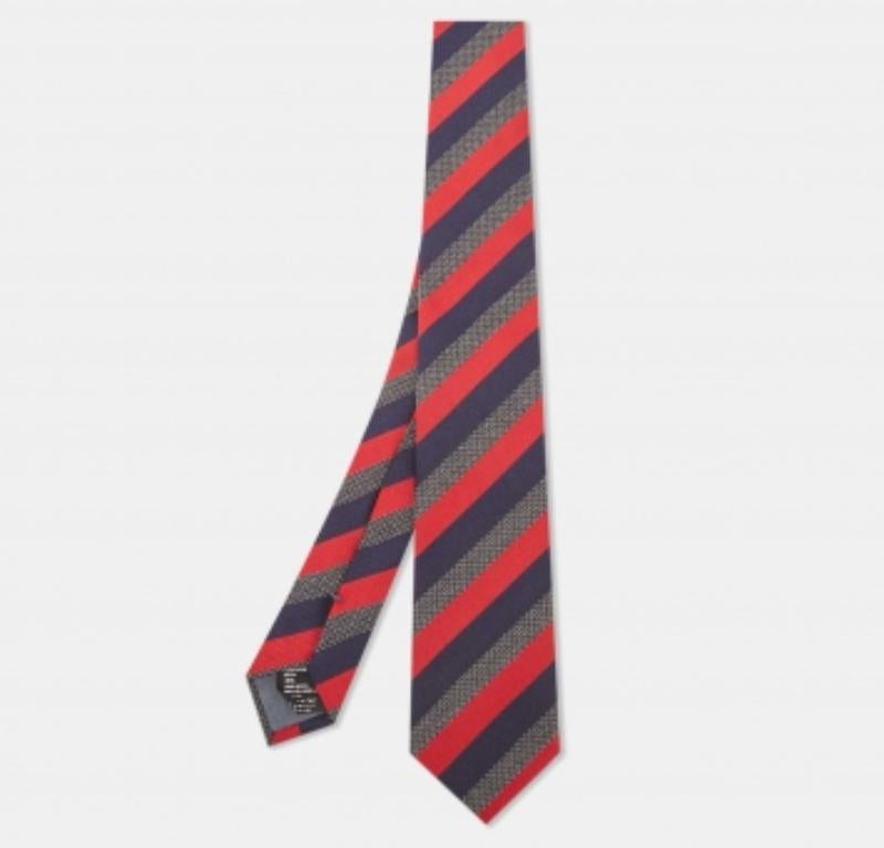 Cravatta Boss By Hugo Boss in seta a righe diagonali rosso/marino in vendita