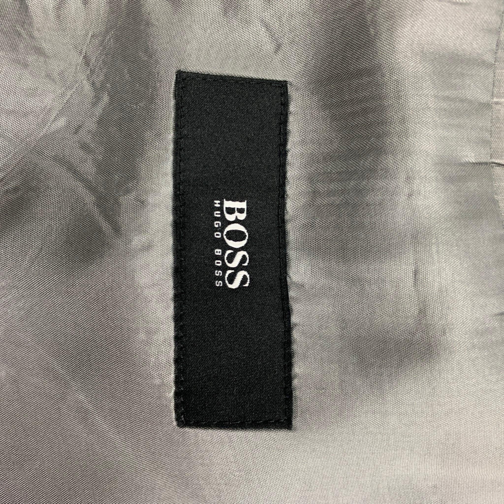 BOSS by HUGO BOSS Size 40 Grey Virgin Wool Notch Lapel Suit For Sale 5