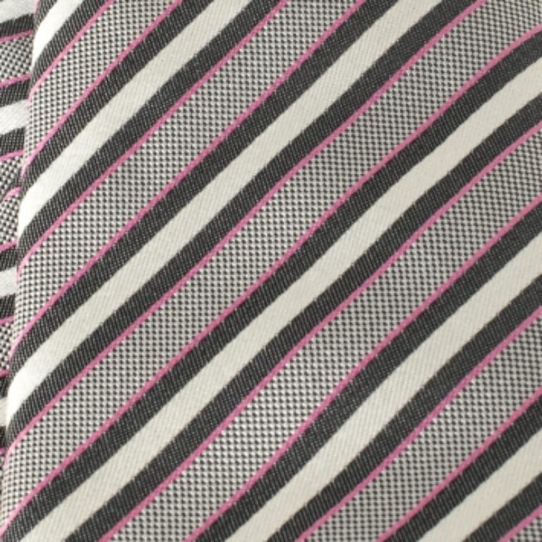 Boss By Hugo Boss White Diagonal Striped Silk Tie In Good Condition For Sale In Dubai, Al Qouz 2