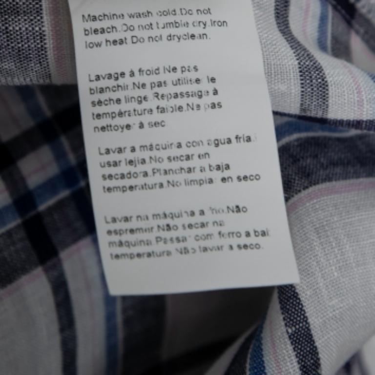Grigio Boss Orange by Hugo Boss - Camicia a maniche corte in lino con stampa a quadri bianchi e blu - S.S. White in vendita