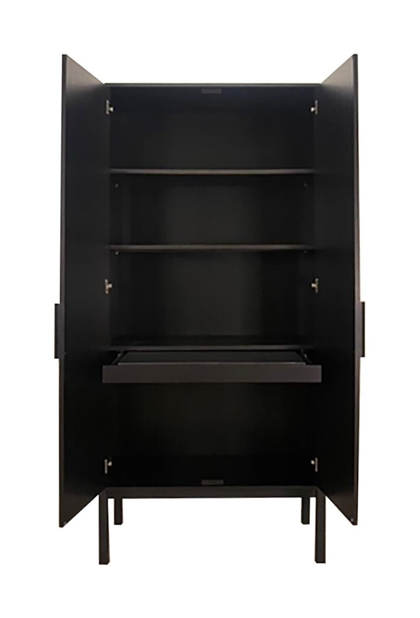 Bossa Dry Bar by Morgan Clayhall - Puertas de arte de técnica mixta, diseño personalizable Moderno en venta