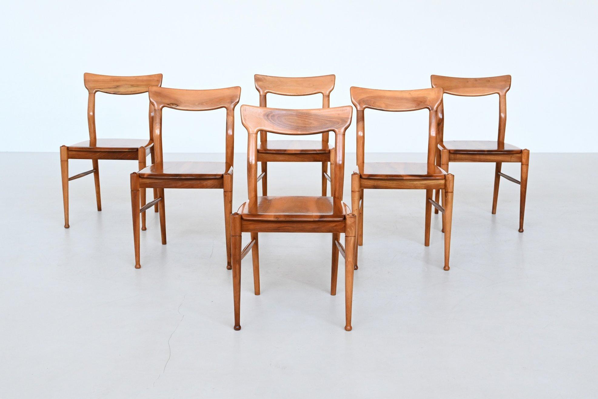 Bosteels Meubelen sculptural dining chairs in walnut Belgium 1960 In Good Condition For Sale In Etten-Leur, NL