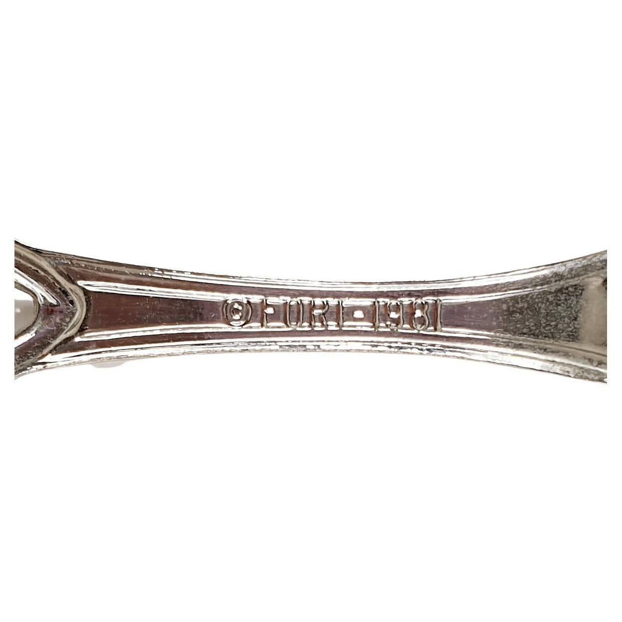 Boston Collection Silver Teaspoon
Length 3.54in / 9cm
Width 0.78in / 2cm
Weight 7.5gr

PRADERA is a  second generation of a family run business jewelers of reference in Spain, with a large track record  being official distributers of prime European