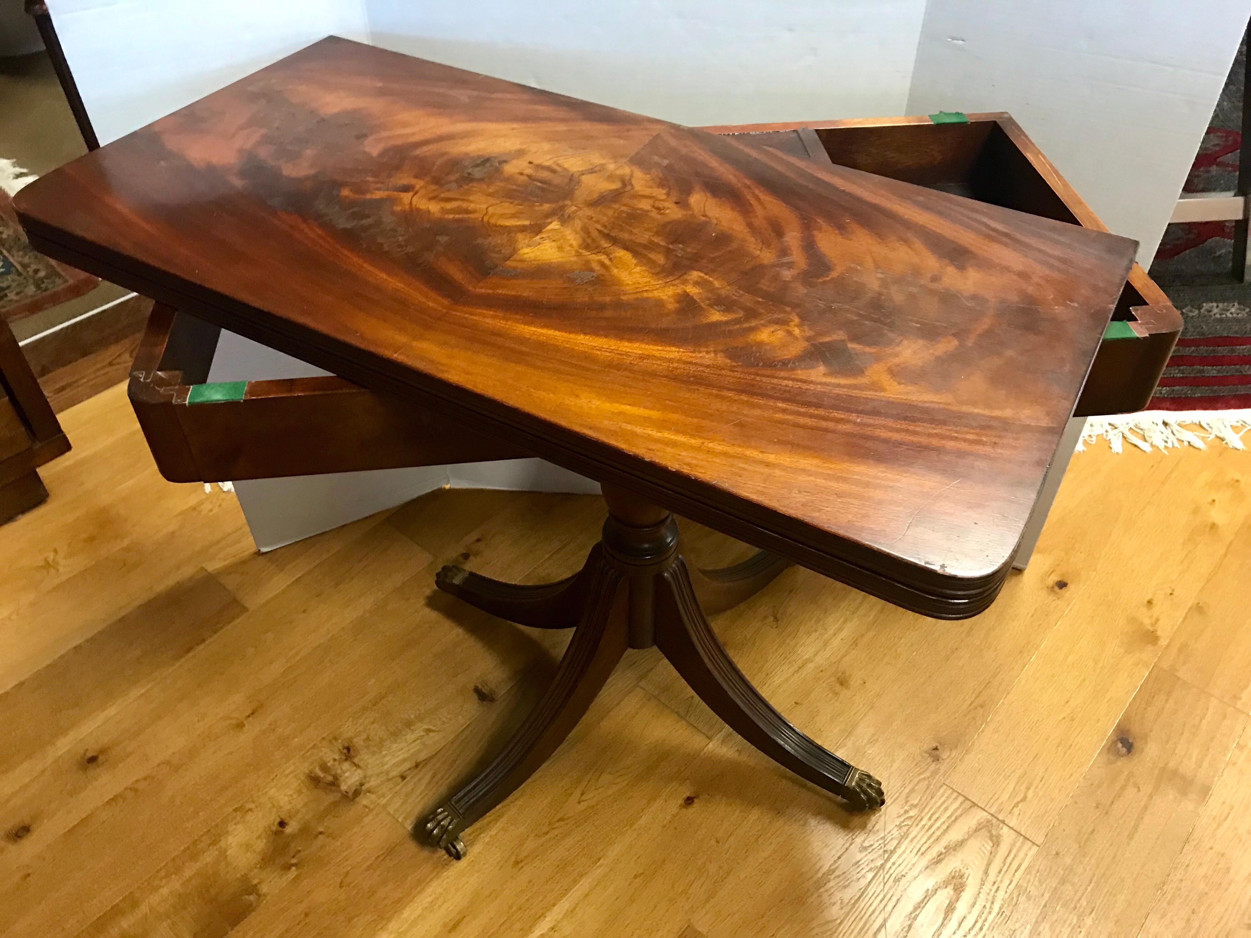 Boston Federal 19th Century Mahogany Flip Top Game Table In Good Condition In West Hartford, CT