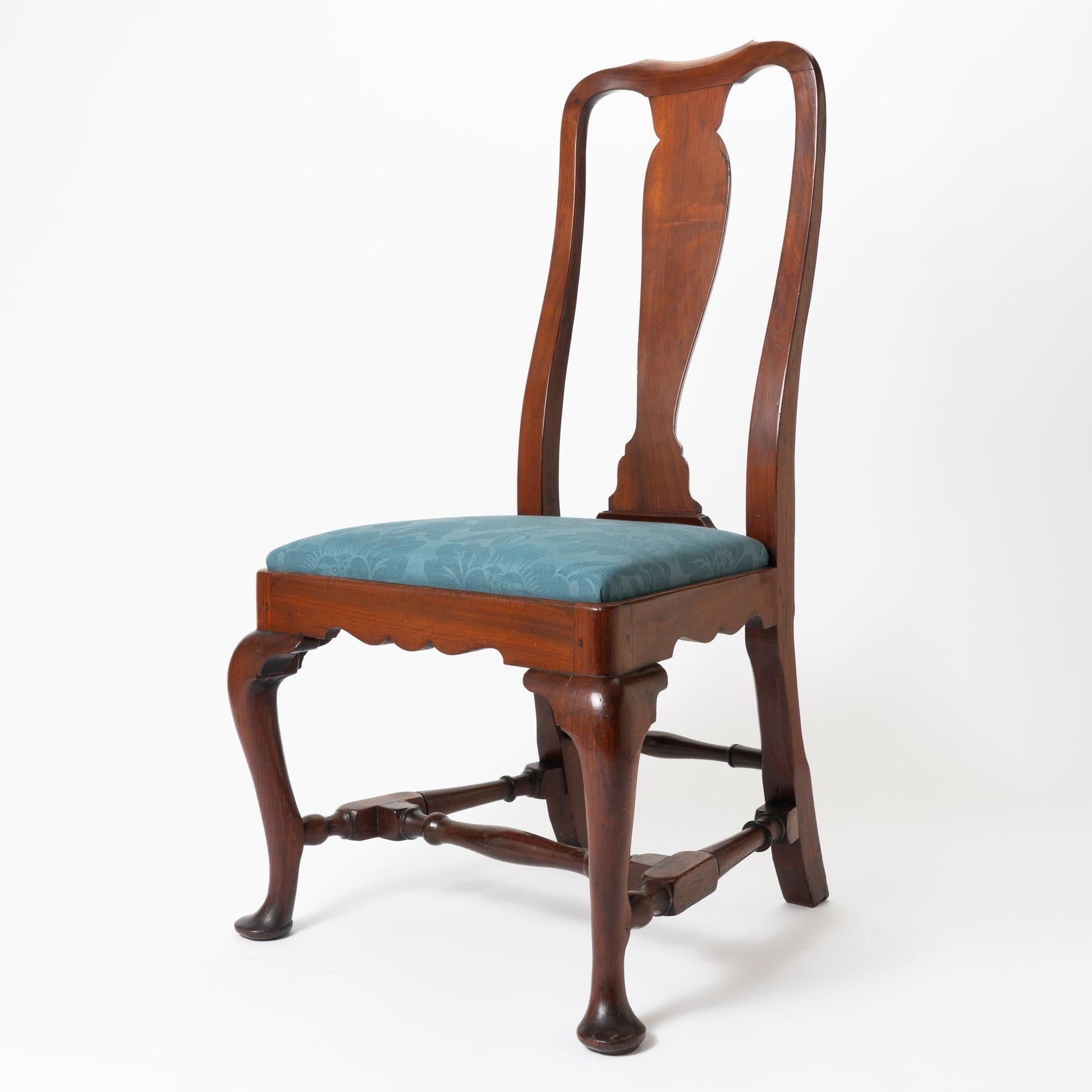 Boston Queen Ann Mahogany Slip Seat Side Chair, 1710-20 For Sale 2