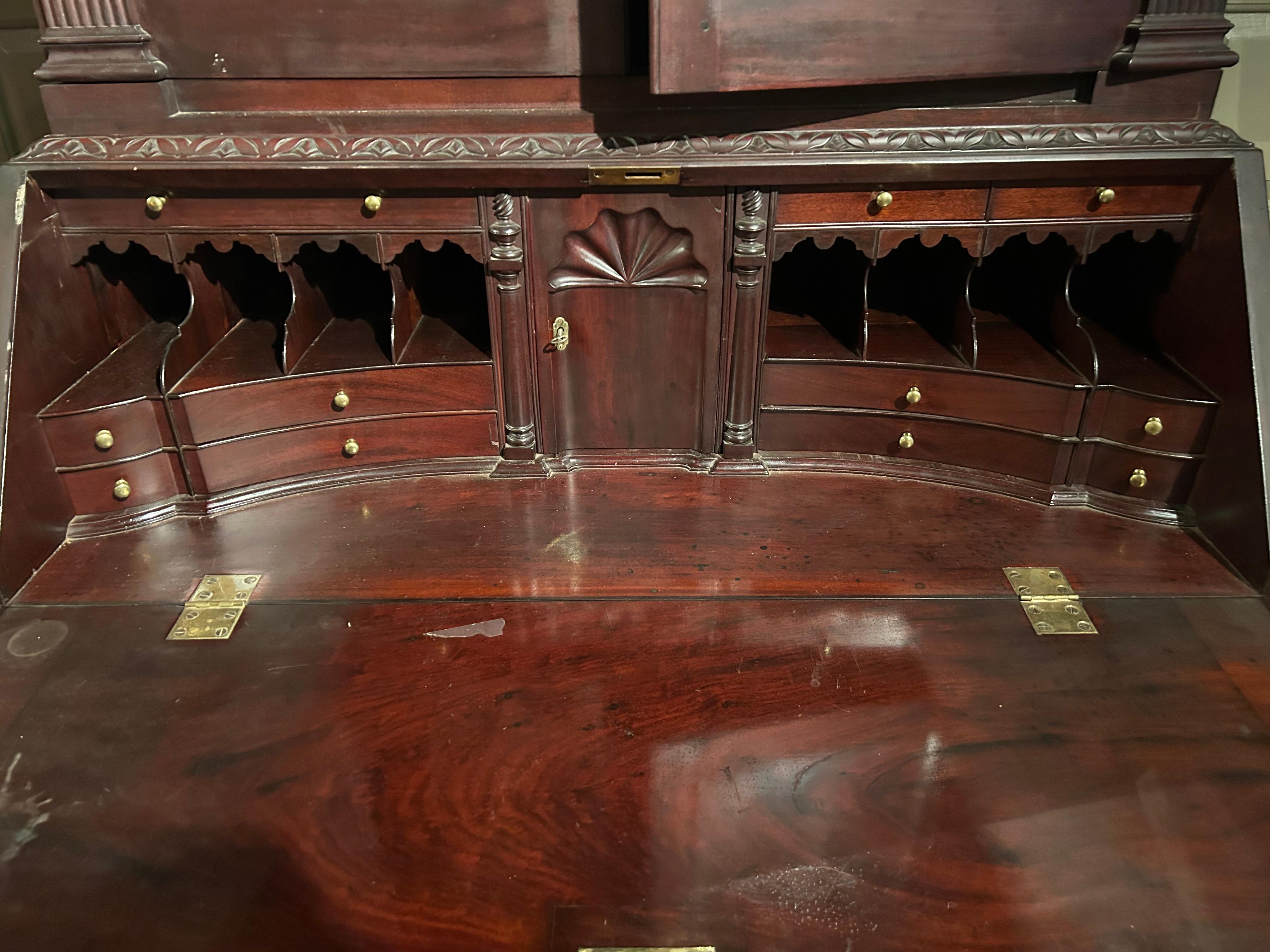 Mogano Segretaria a bombe in stile Chippendale Boston in vendita