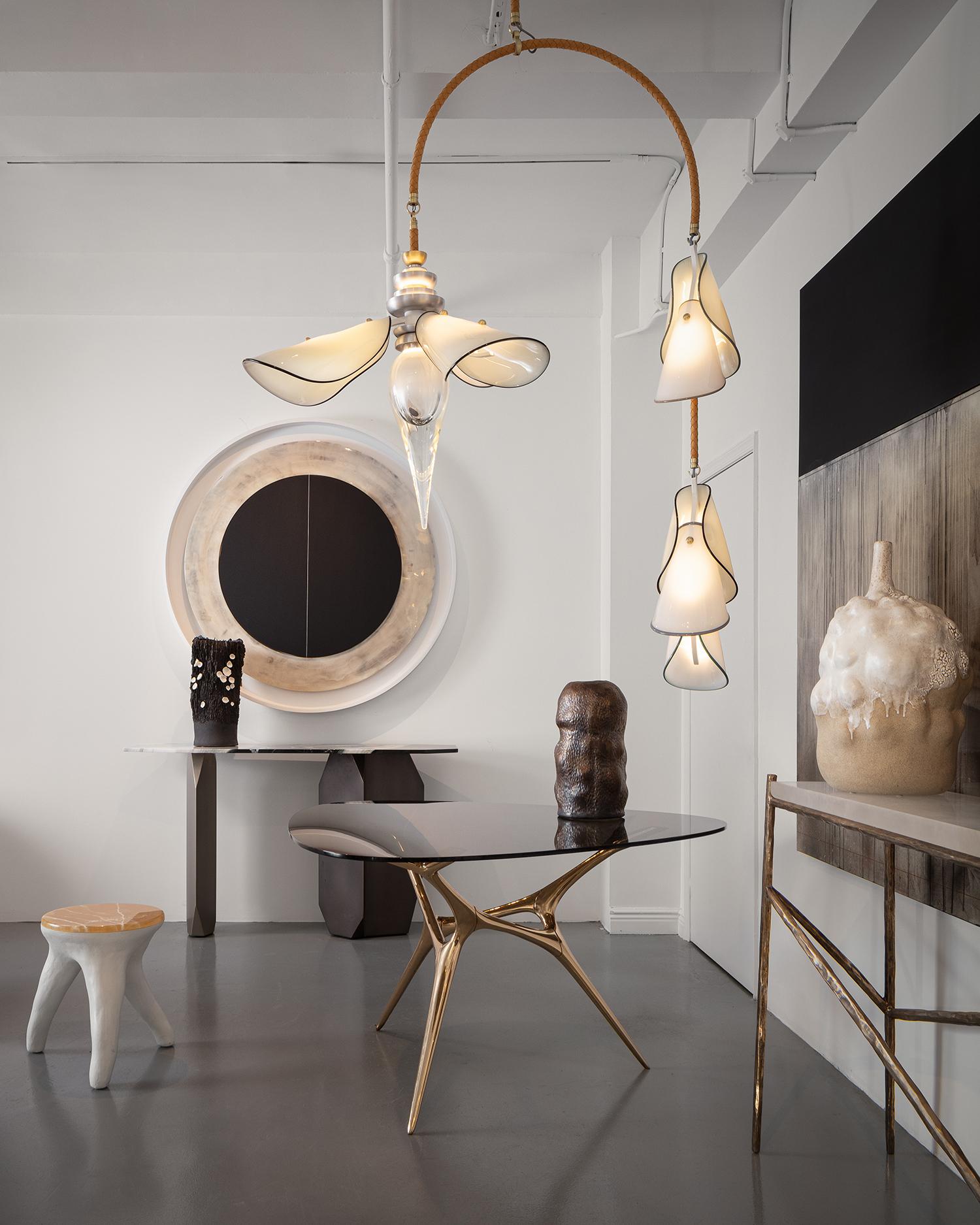 XXI secolo e contemporaneo Lampadario Botanica: Whiting, Vaniglia, Vetro trasparente di AVRAM RUSU STUDIO in vendita