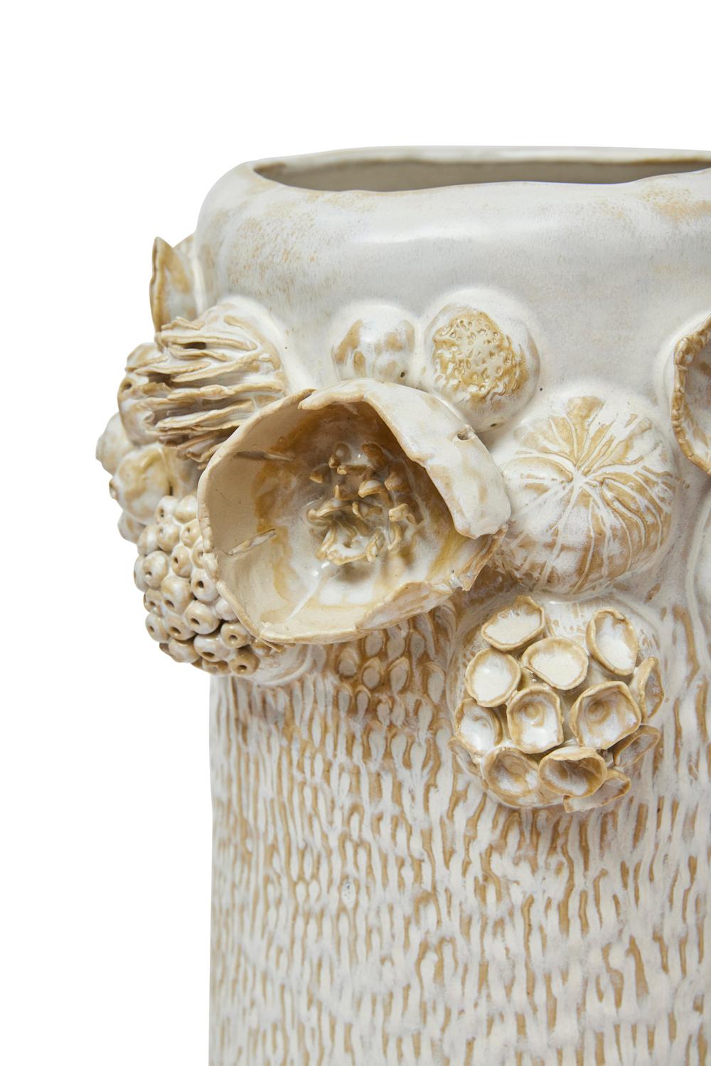 Trish DeMasi
Botanica vessel II, 2021
Glazed ceramic
Measures: 14.75 x 11 x 10.5 in.