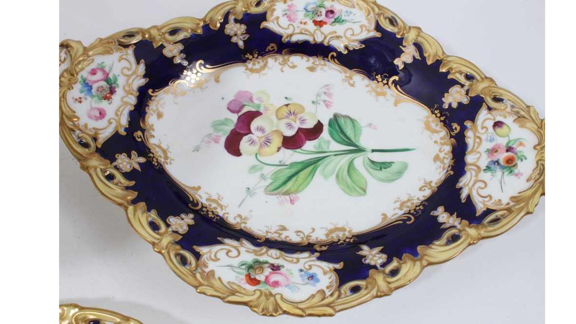 English Botanical Coalport Cobalt Blue Dessert Service by Stephen Lawrence  In Excellent Condition For Sale In London, GB