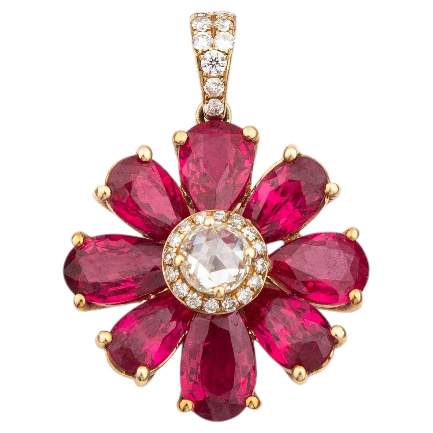 Colgante botánico contemporáneo con rubí en forma de pera y diamantes de talla rosa, en oro amarillo de 18 quilates