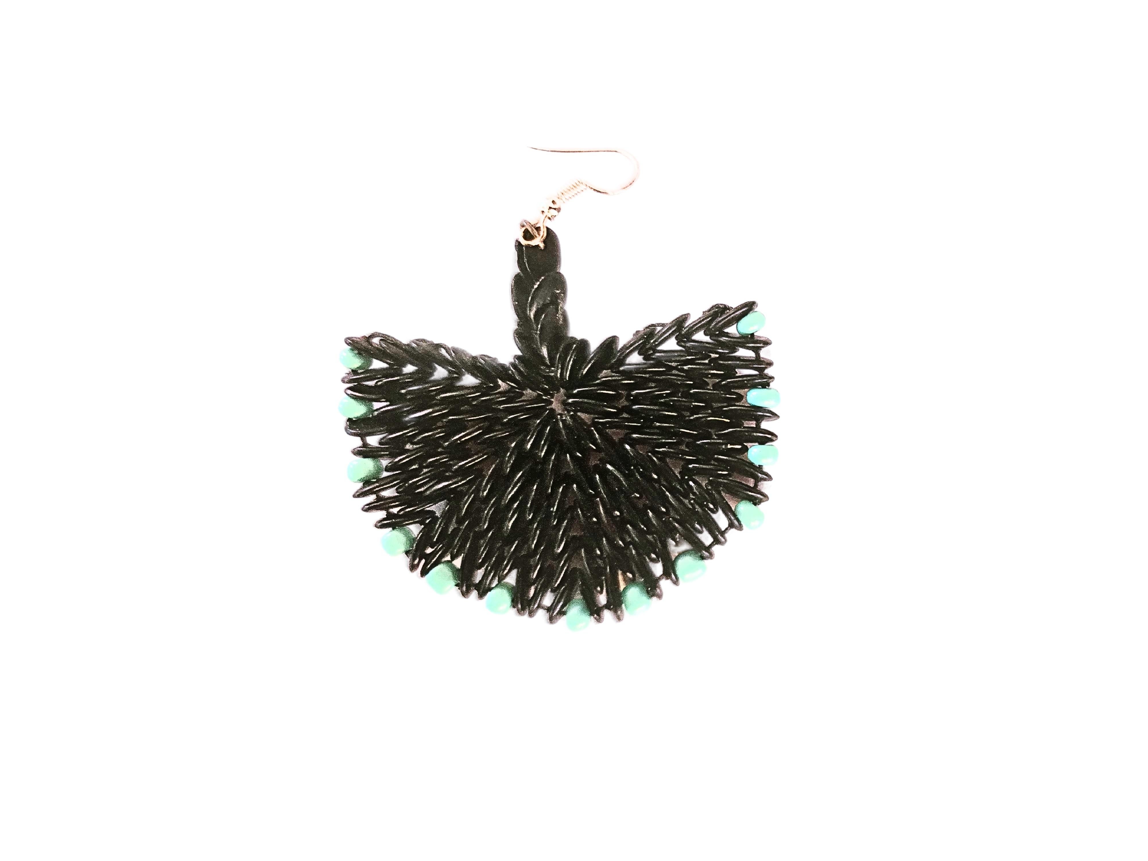 Botanique Ebony Crescent Earrings In New Condition For Sale In Oxford, MD