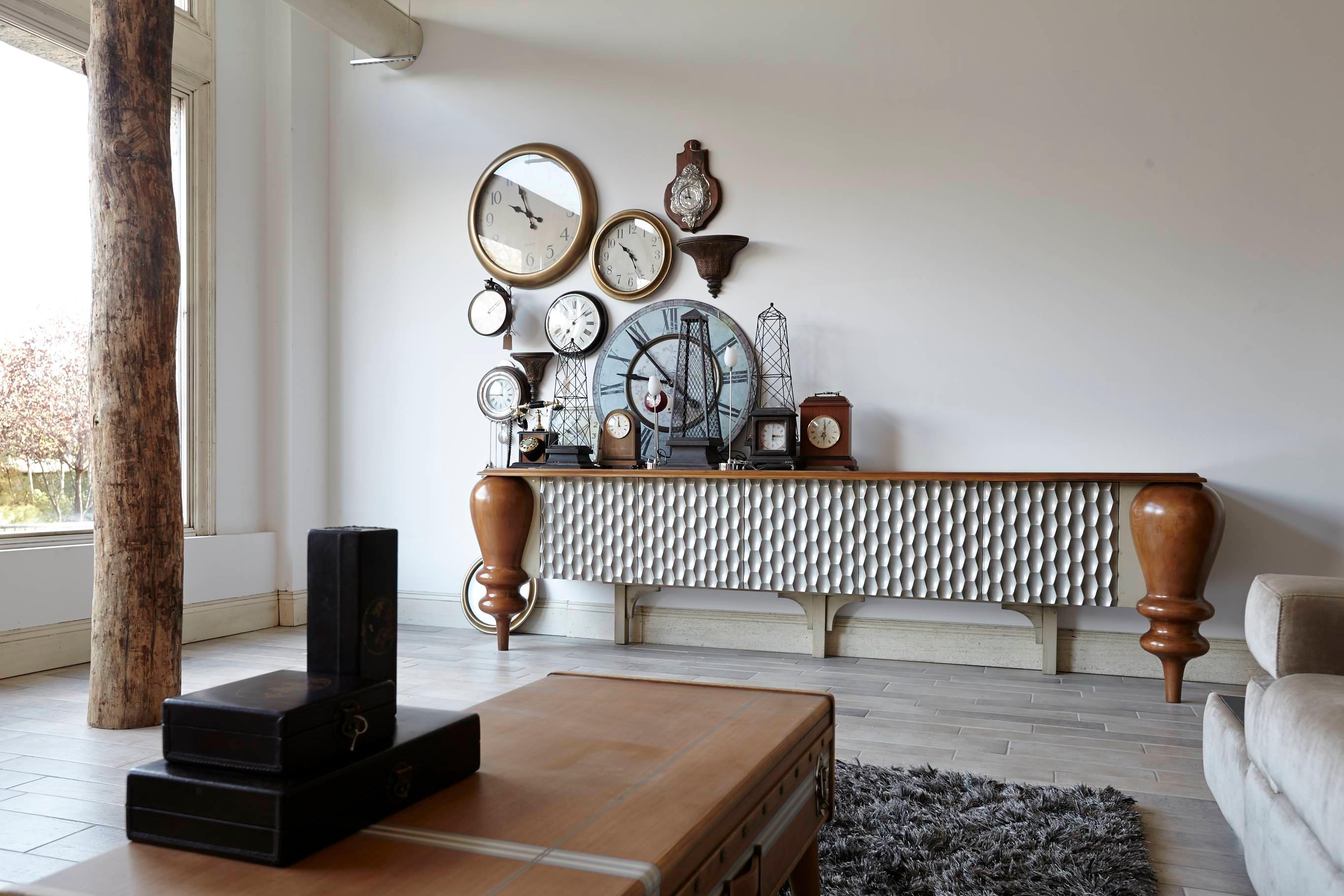 Botero Anrichte, Fünf Türen, von Lola Glamour (Holz) im Angebot