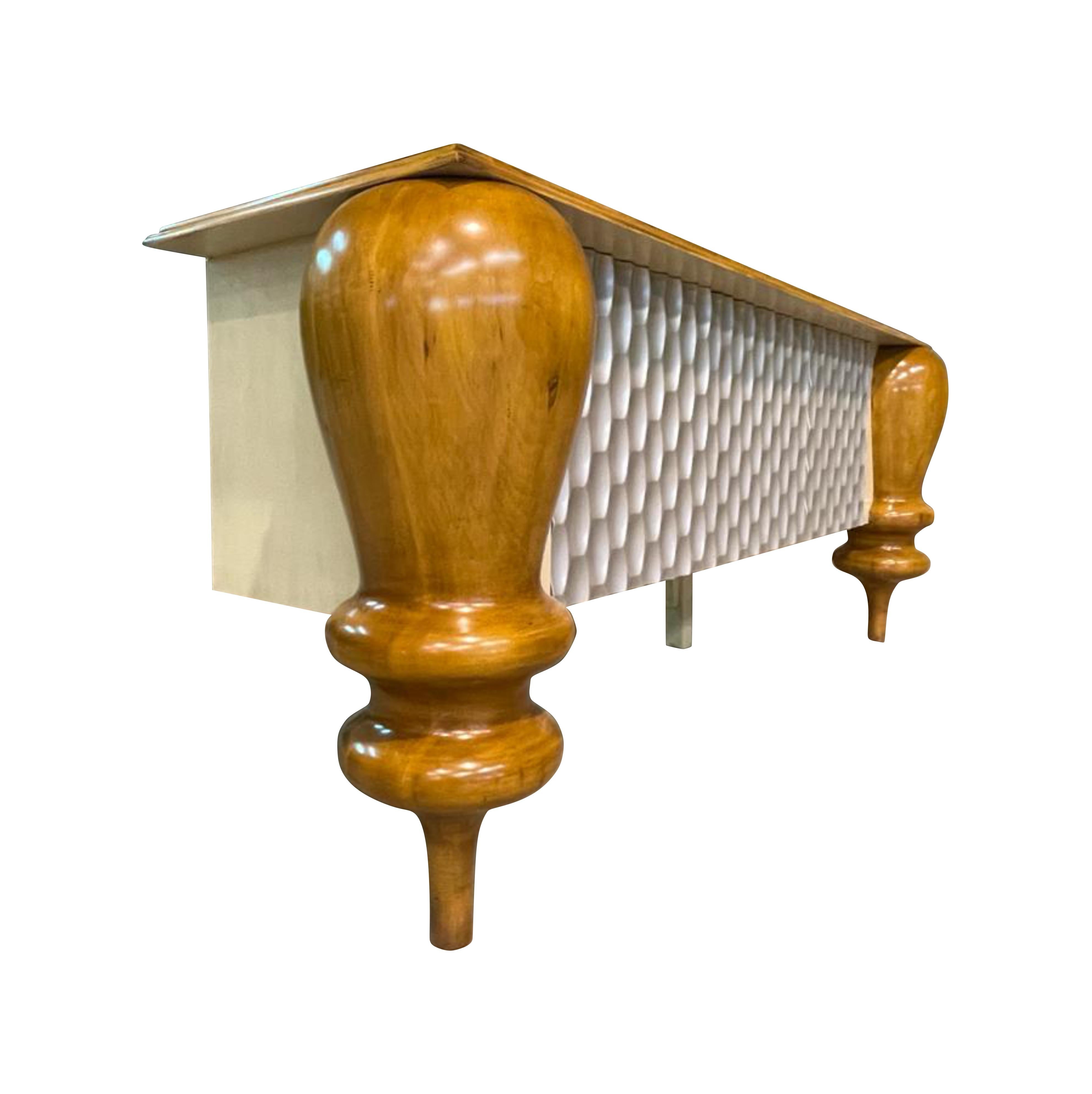 Botero Anrichte, Drei Türen, von Lola Glamour (Holz) im Angebot