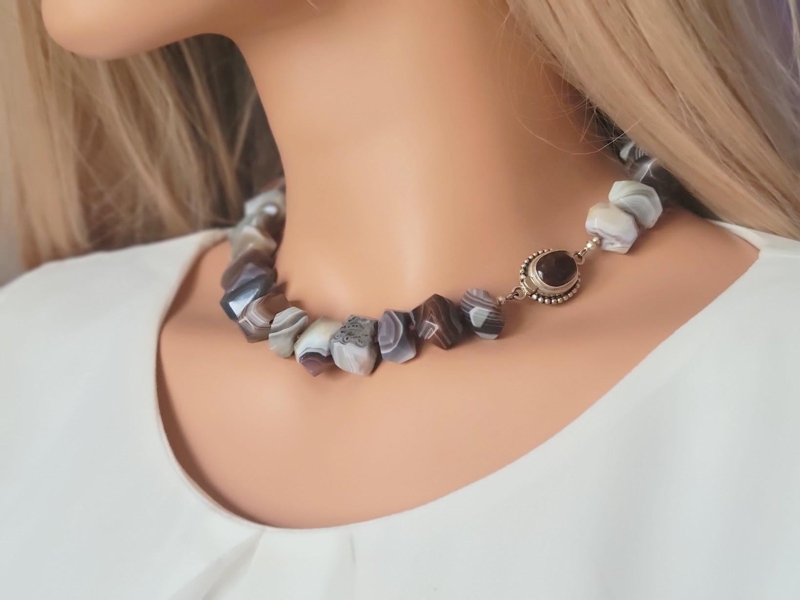 Botswana Achat-Granat-Halskette mit Kamin-Achat-Verschluss im Angebot 3
