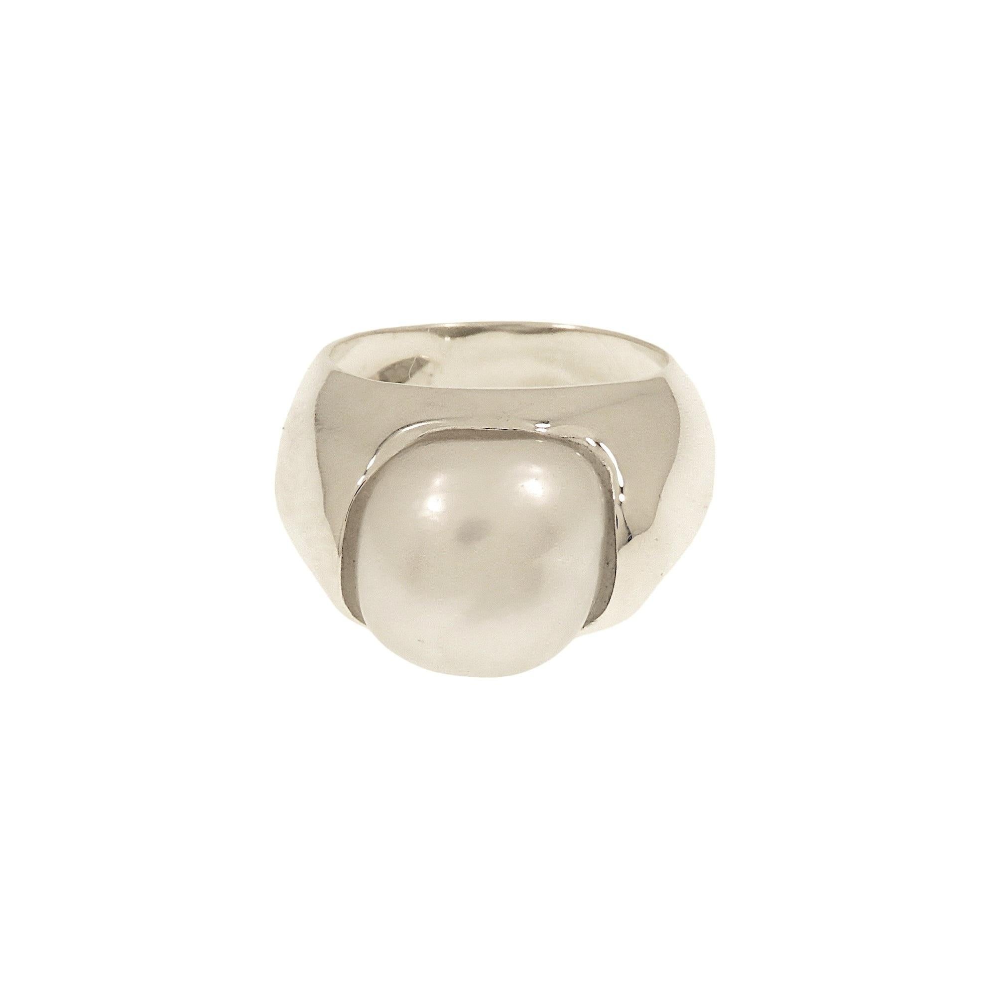 Uncut Botta jewelry ring with Australian pearl in white gold For Sale