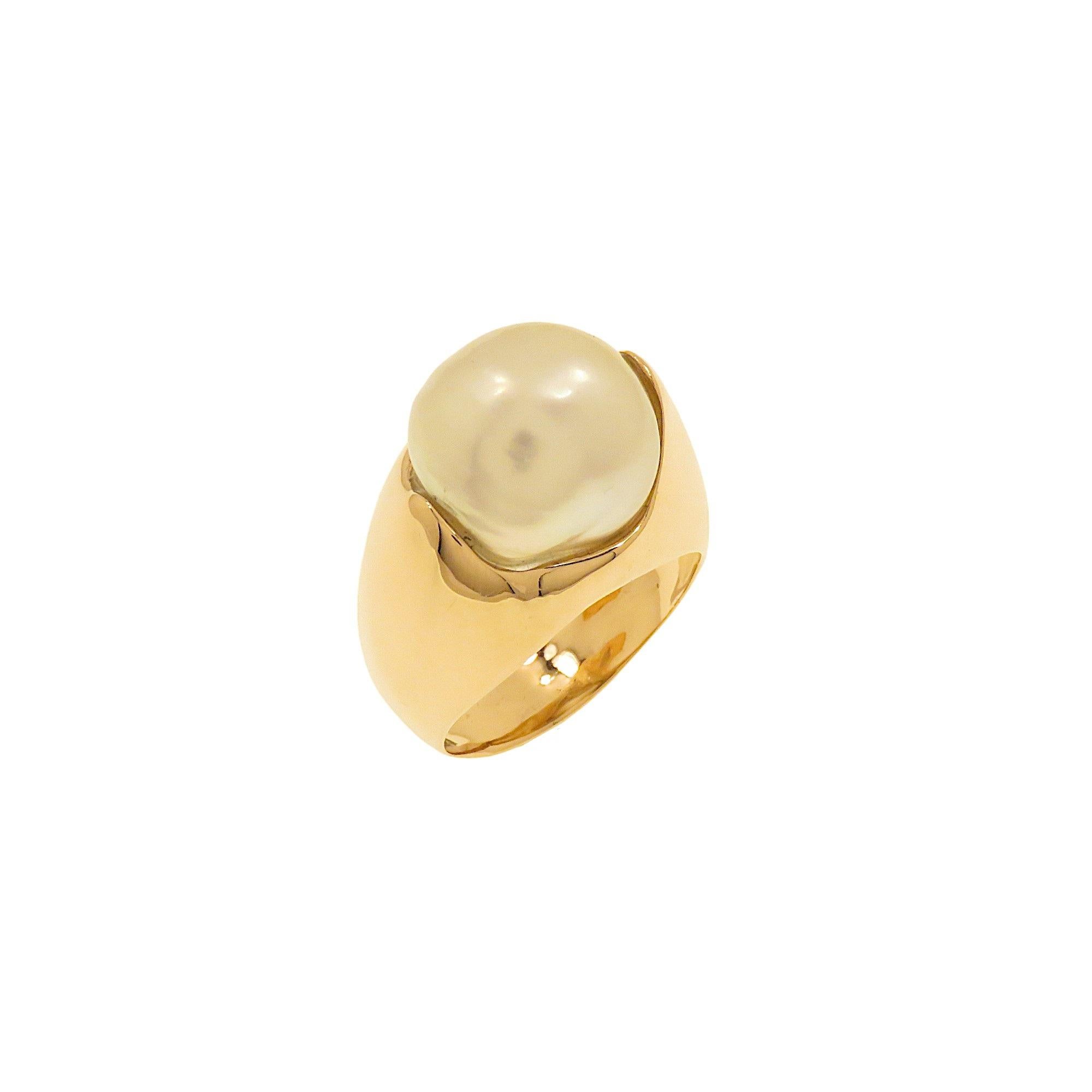Botta jewelry ring with Australian pearl in rose gold For Sale 1