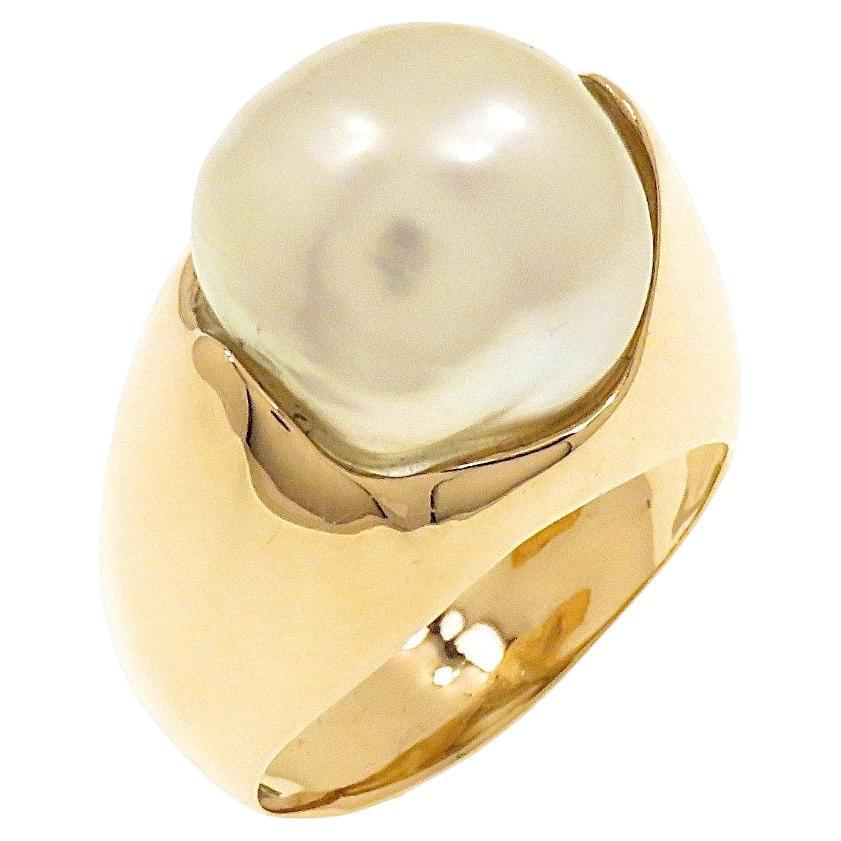 Botta jewelry ring with Australian pearl in rose gold For Sale