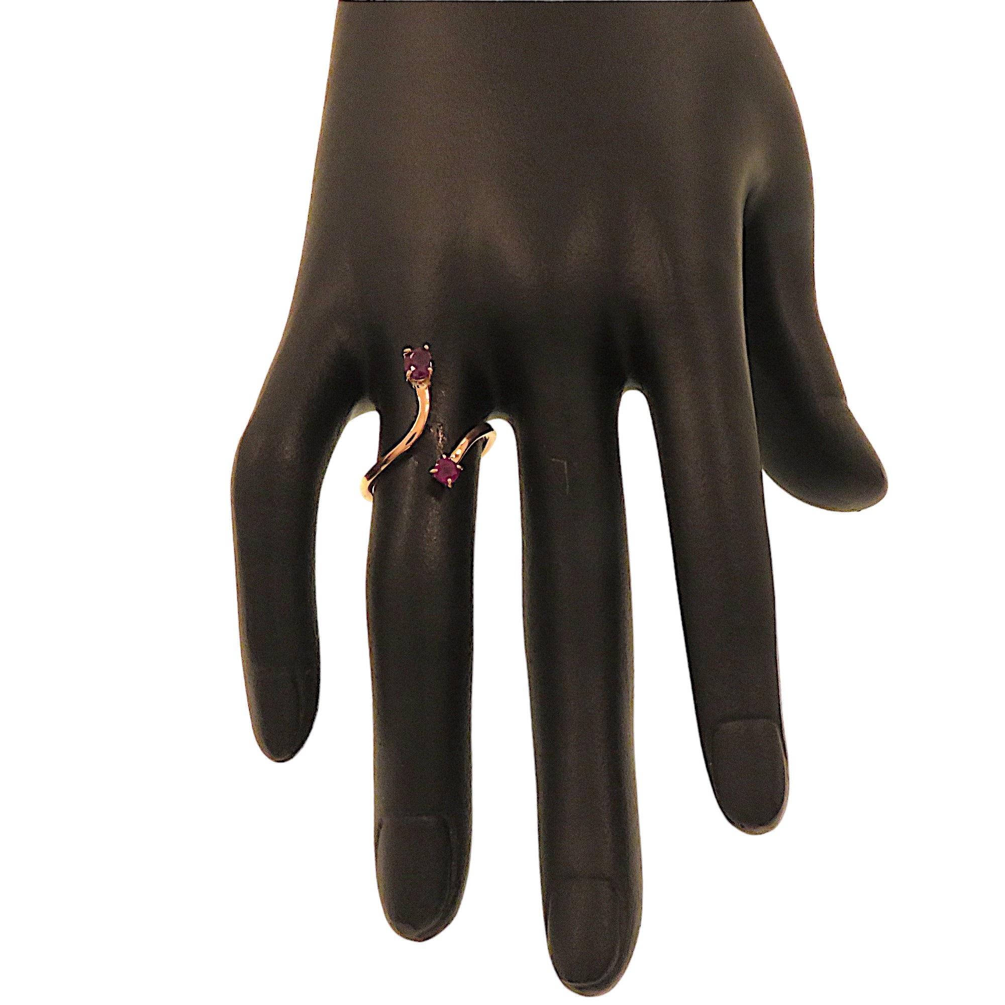 Women's Botta gioielli anello con rubini in oro rosa fabbricato in Italia For Sale