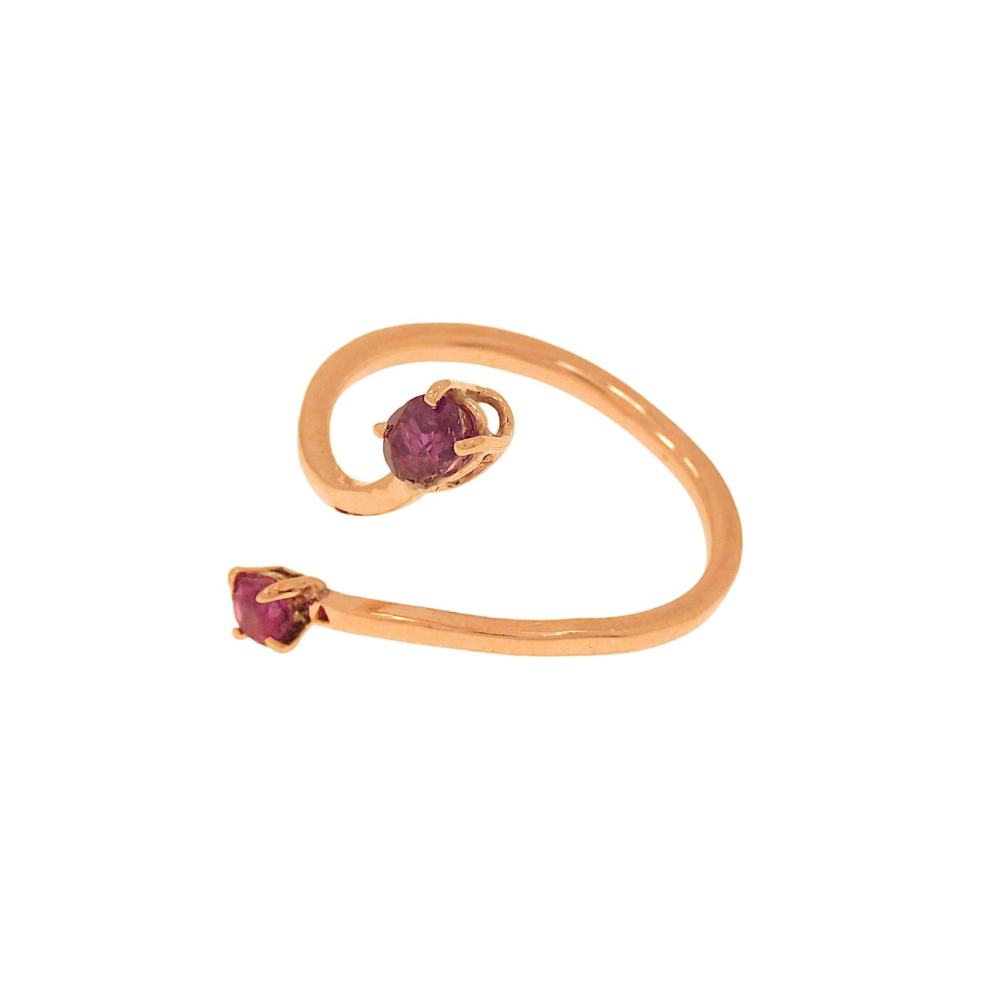 Botta gioielli anello con rubini in oro rosa fabbricato in Italia For Sale 3