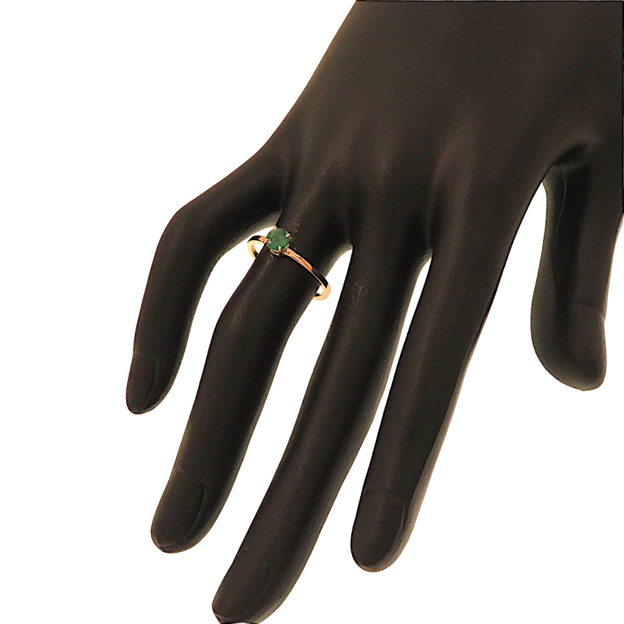 Contemporary Botta gioielli anello con smeraldo in oro rosa fabbricato in Italia For Sale