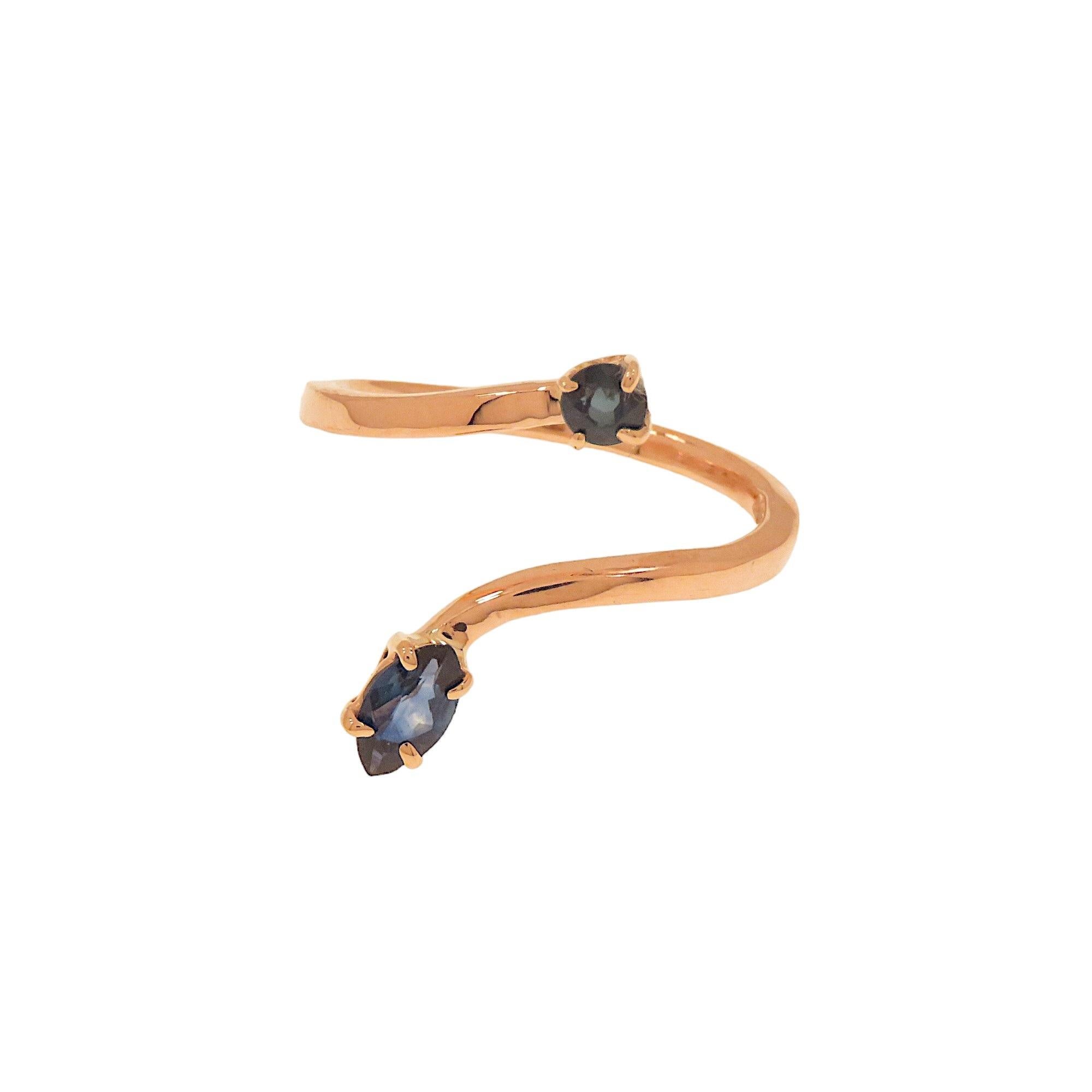 Contemporary Botta jewelry ring with blue sapphires in rose gold made in Italy For Sale