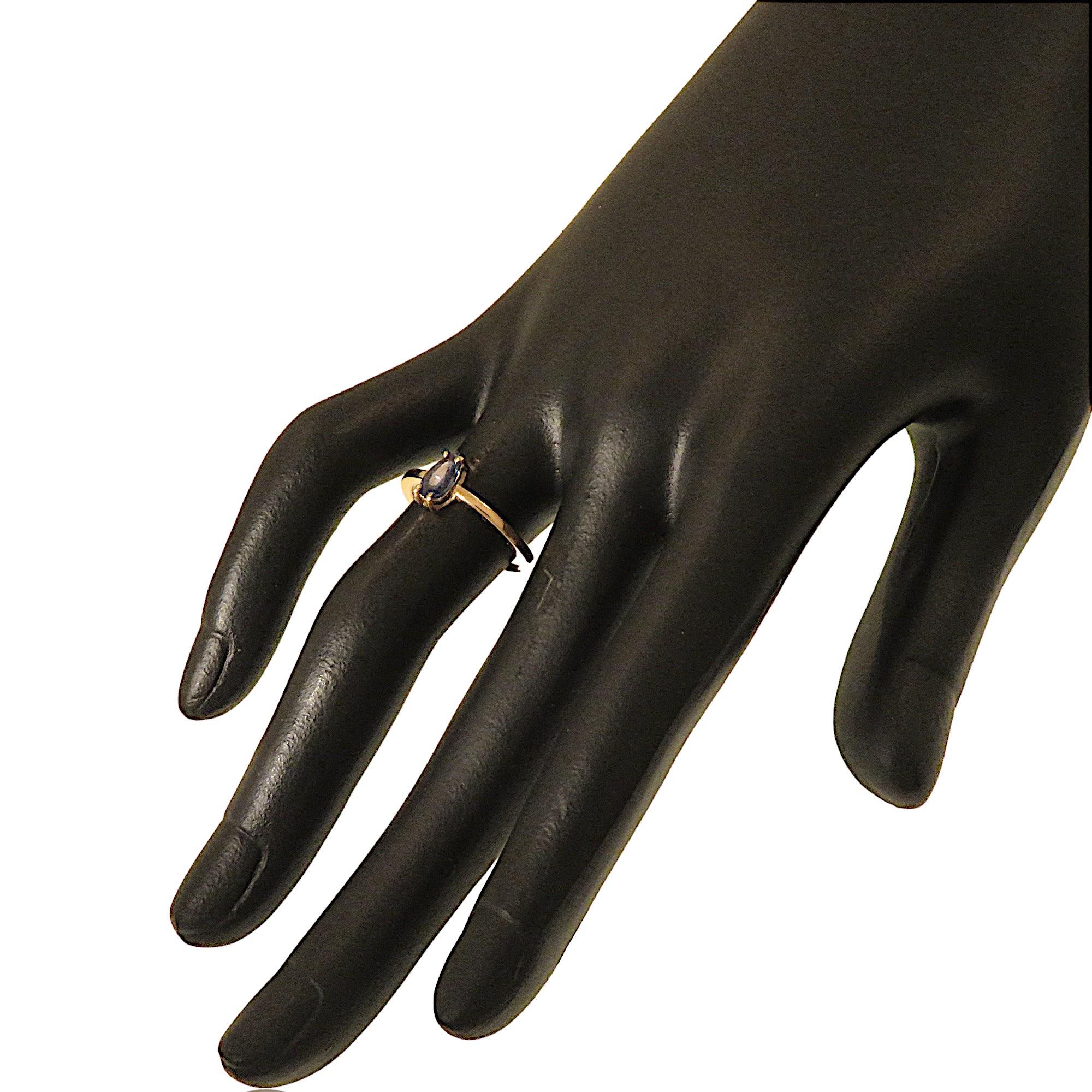 zaffiro blu anello