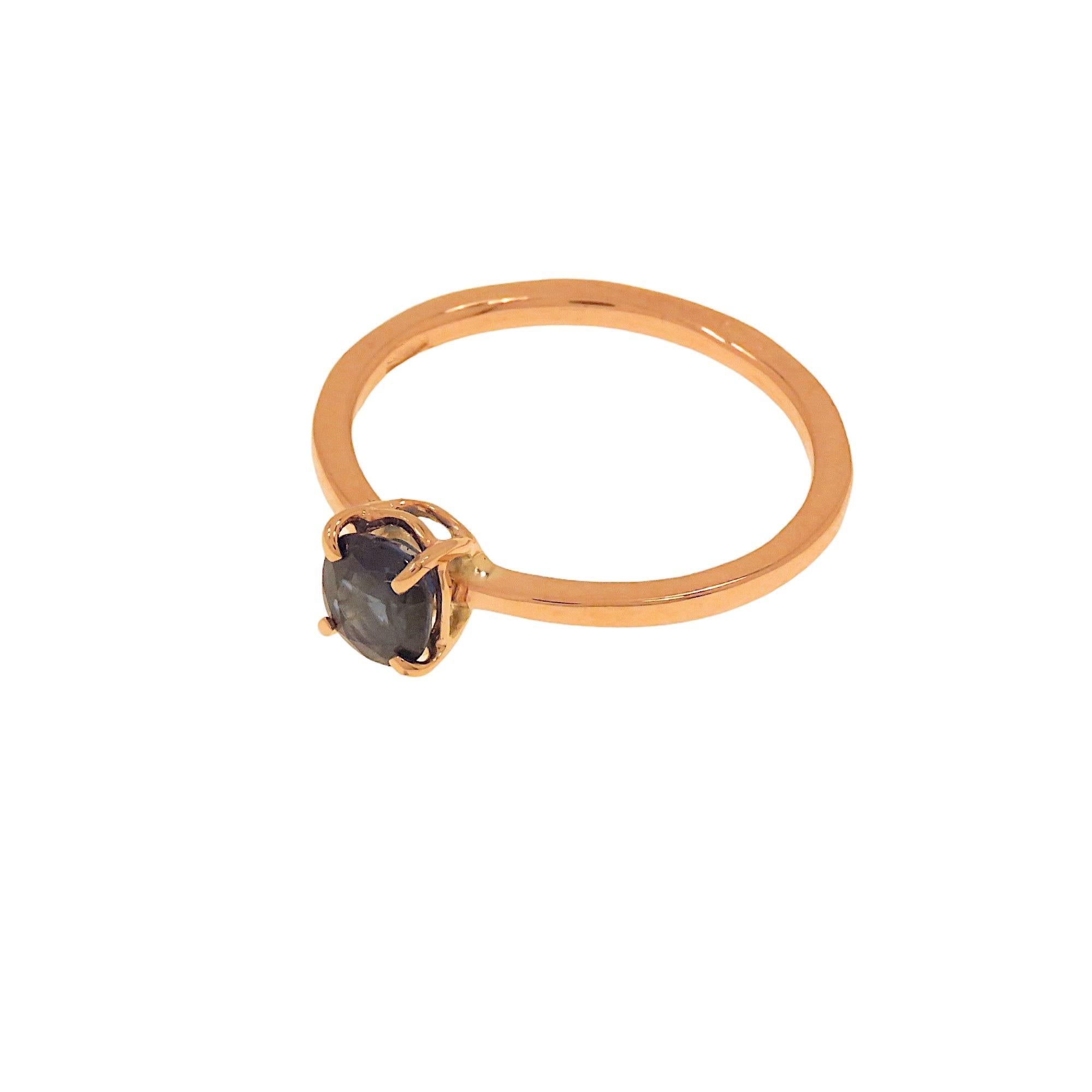 Botta gioielli anello con zaffiro blu in oro rosa fabbricato in Italia For Sale 2