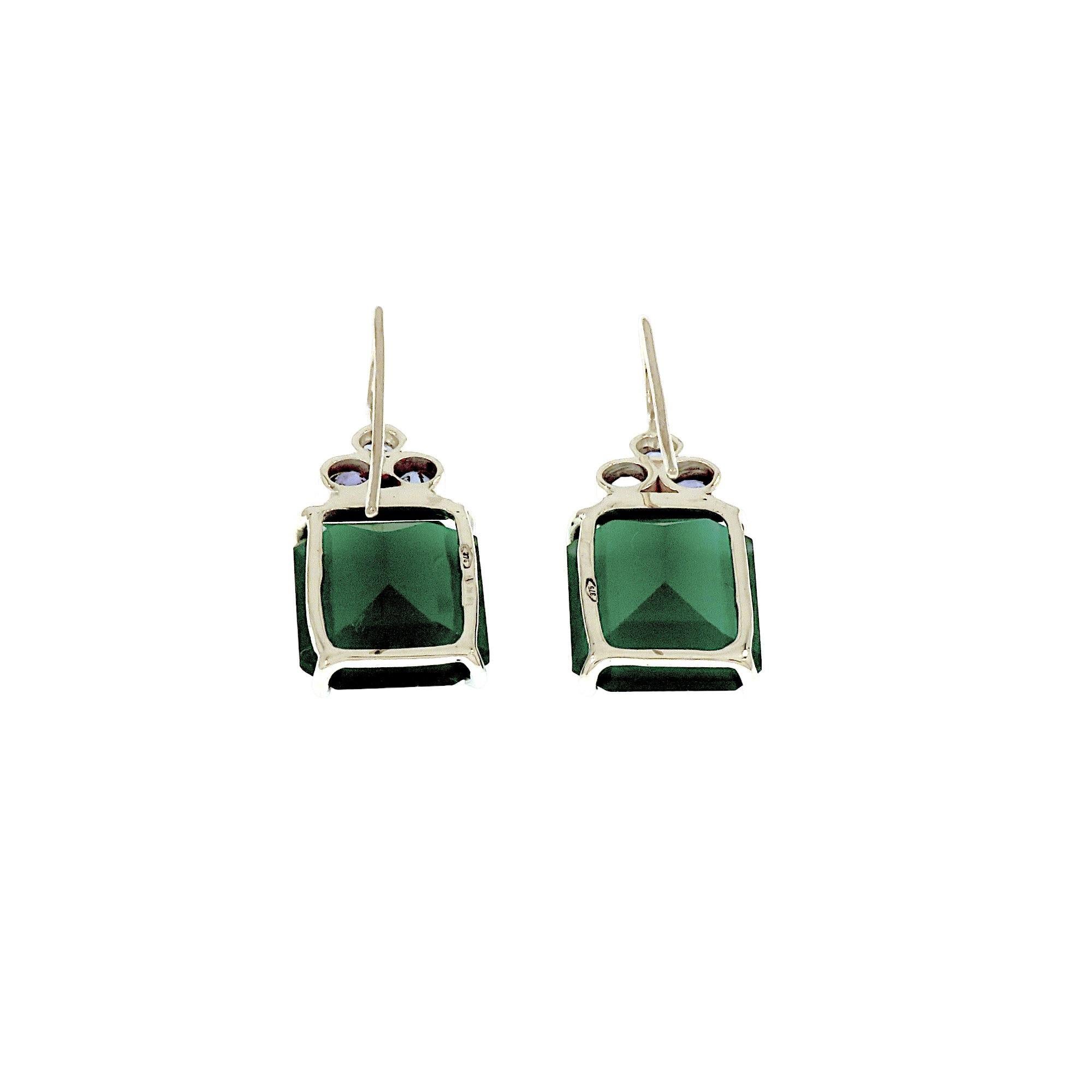 Contemporary Botta jewelry earrings with chrysoprase and blue sapphires in white gold For Sale