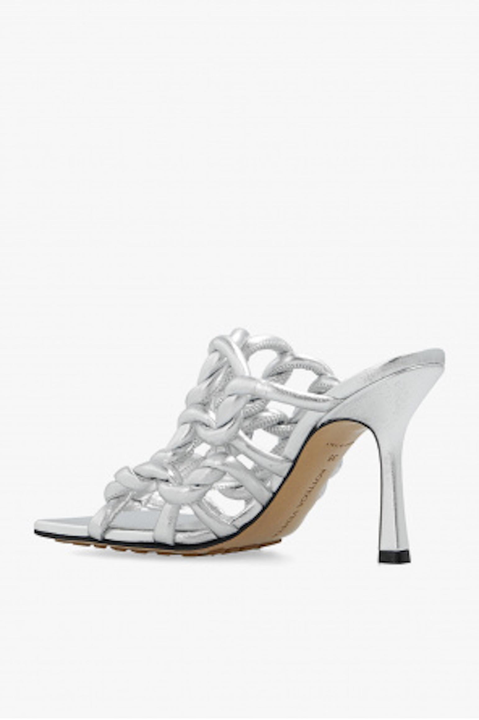 Botteg Veneta Stretch Heeled Sandal in Silver Sz 37 In New Condition For Sale In Paradise Island, BS