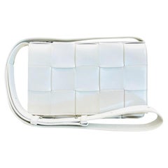 Bottega Cassette Crossbody Ledertasche