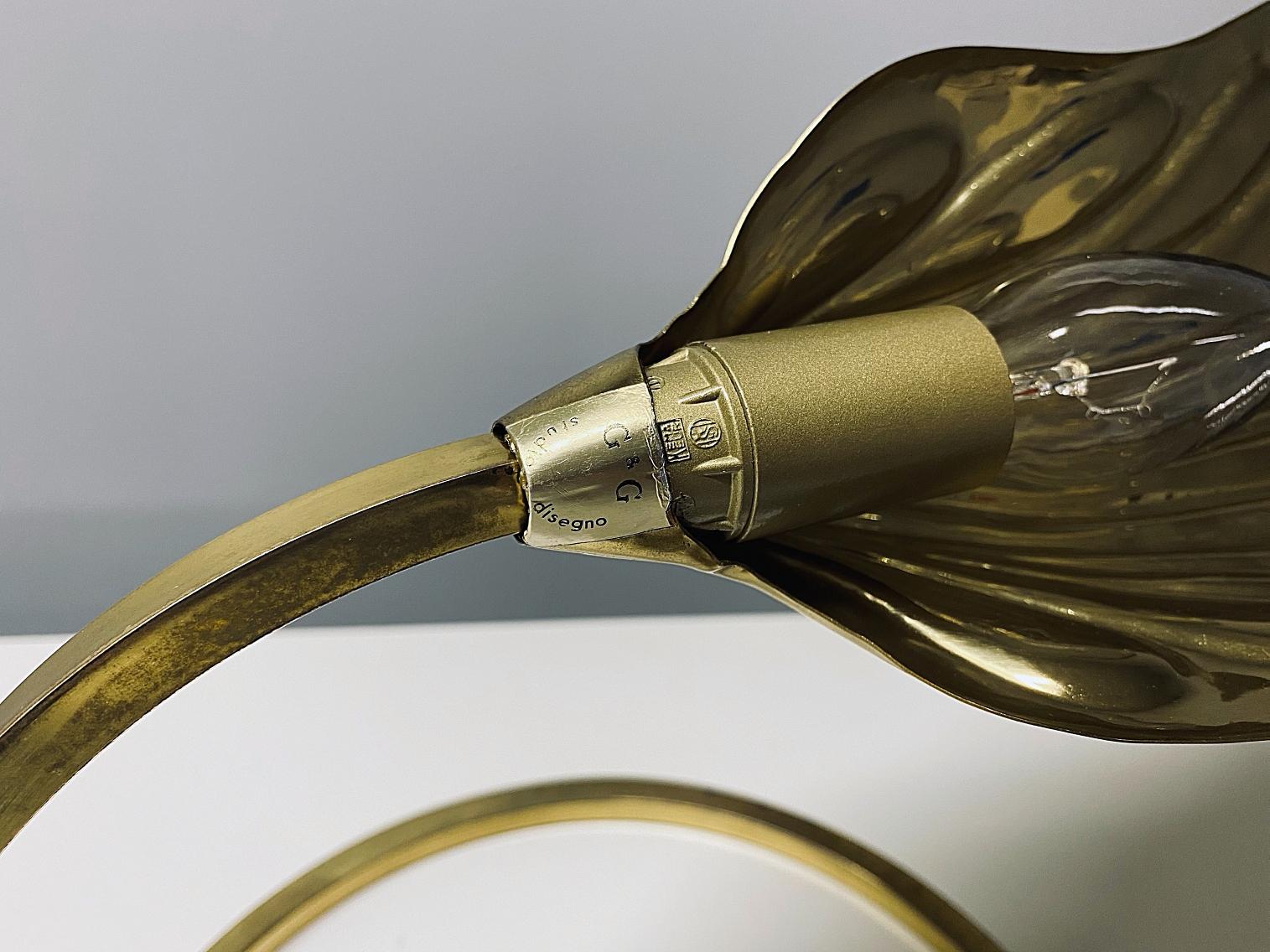 Bottega Gadda-Blatt-Messing-Tischlampe von Tommaso Barbi, 1970er Jahre, Italien im Zustand „Gut“ im Angebot in Biebergemund, Hessen